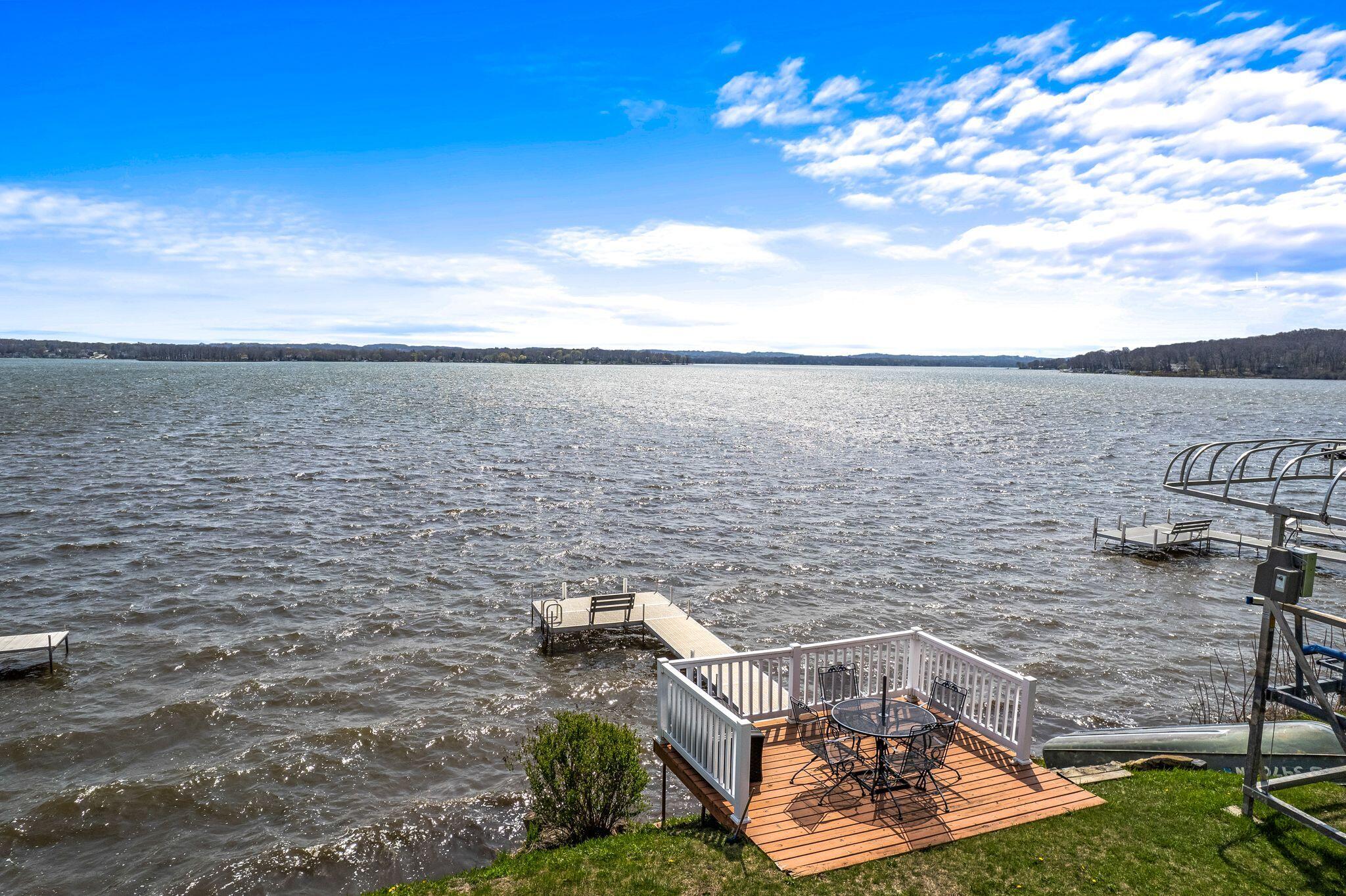Wisconsin Lake Home for sale (MLS#: 1916145) at N39W27485  Hillside Grove Rd, in Pewaukee, Wisconsin. (2 of 44)