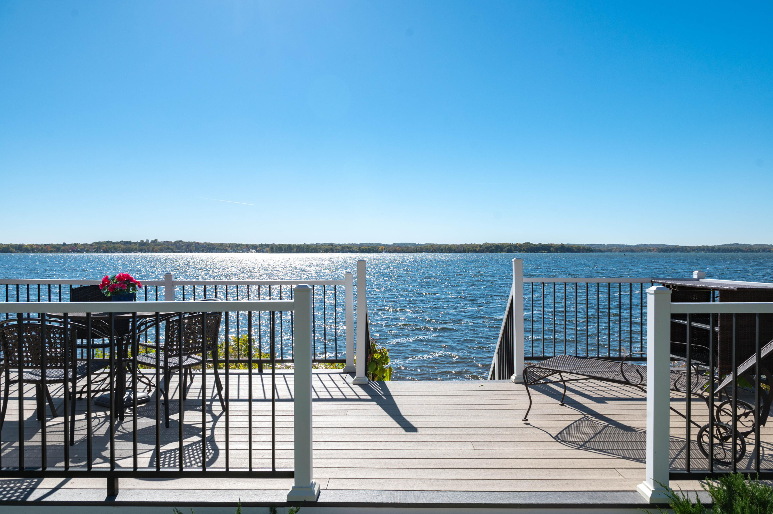 Wisconsin Lake Home for sale (MLS#: 1916145) at N39W27485  Hillside Grove Rd, in Pewaukee, Wisconsin. (16 of 44)