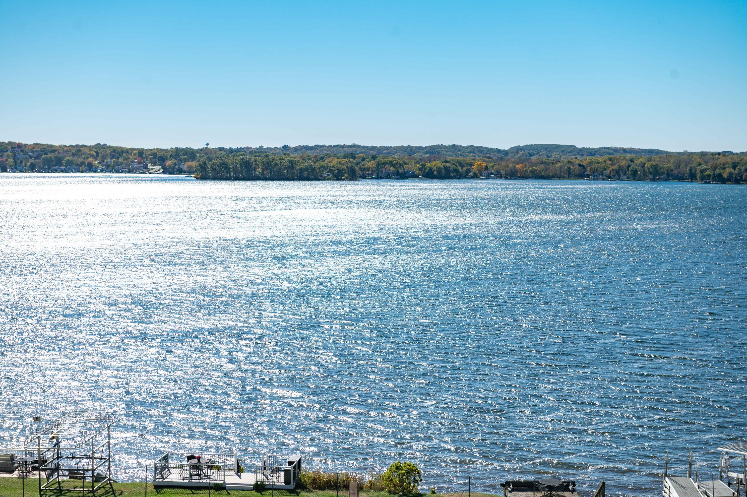 Wisconsin Lake Home for sale (MLS#: 1916145) at N39W27485  Hillside Grove Rd, in Pewaukee, Wisconsin. (17 of 44)