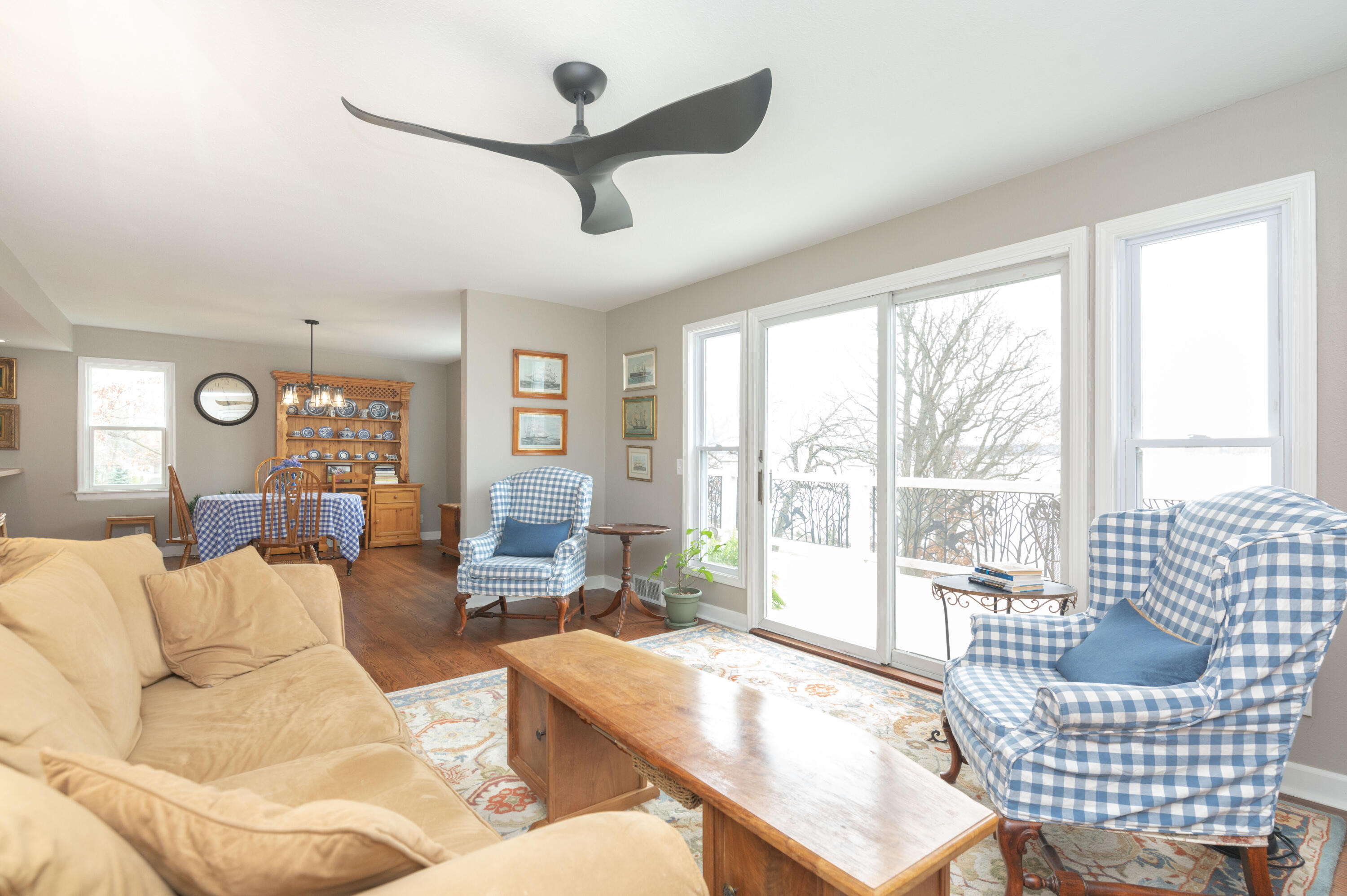 Wisconsin Lake Home for sale (MLS#: 1916145) at N39W27485  Hillside Grove Rd, in Pewaukee, Wisconsin. (3 of 44)