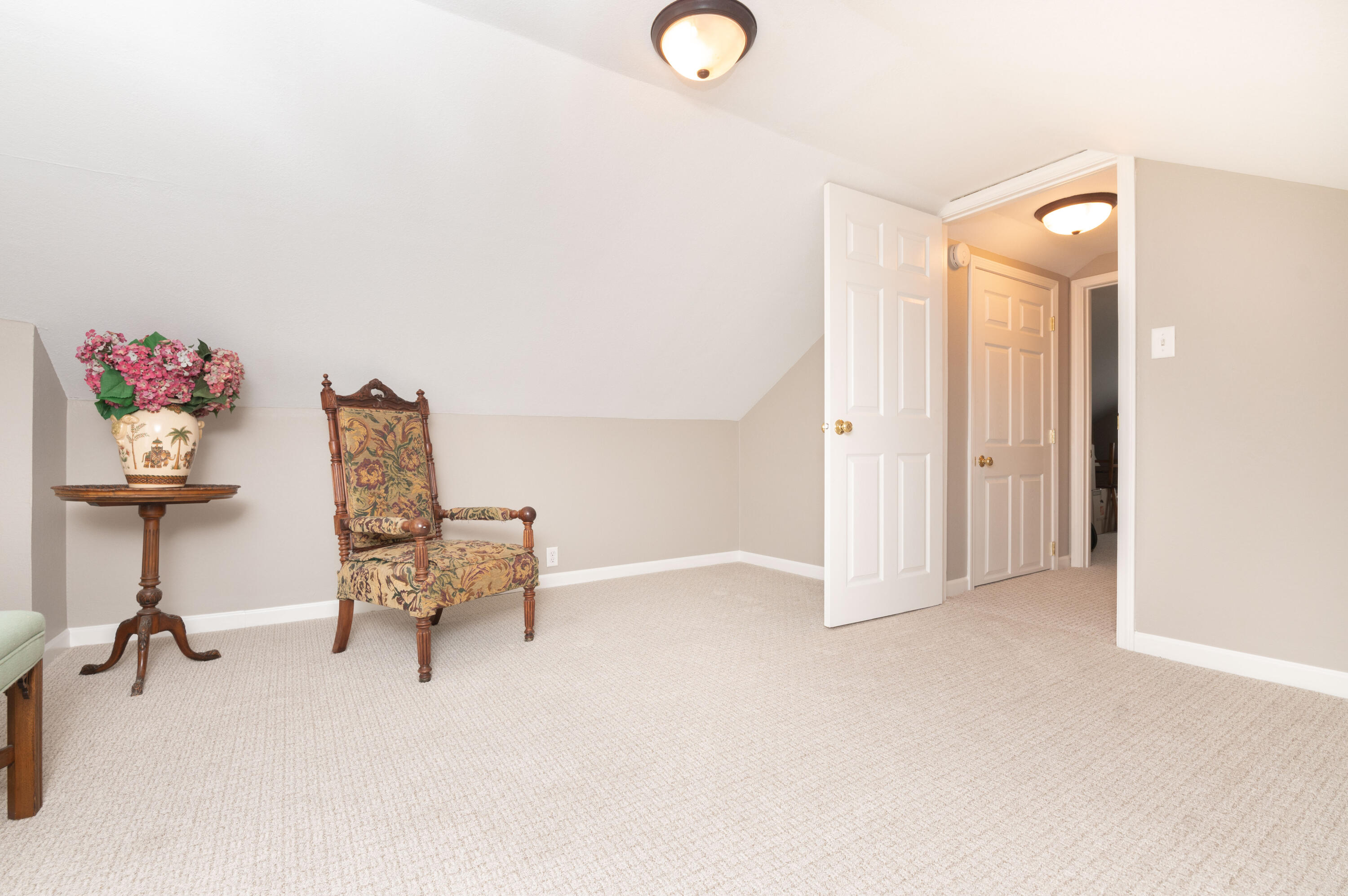 Wisconsin Lake Home for sale (MLS#: 1916145) at N39W27485  Hillside Grove Rd, in Pewaukee, Wisconsin. (25 of 44)