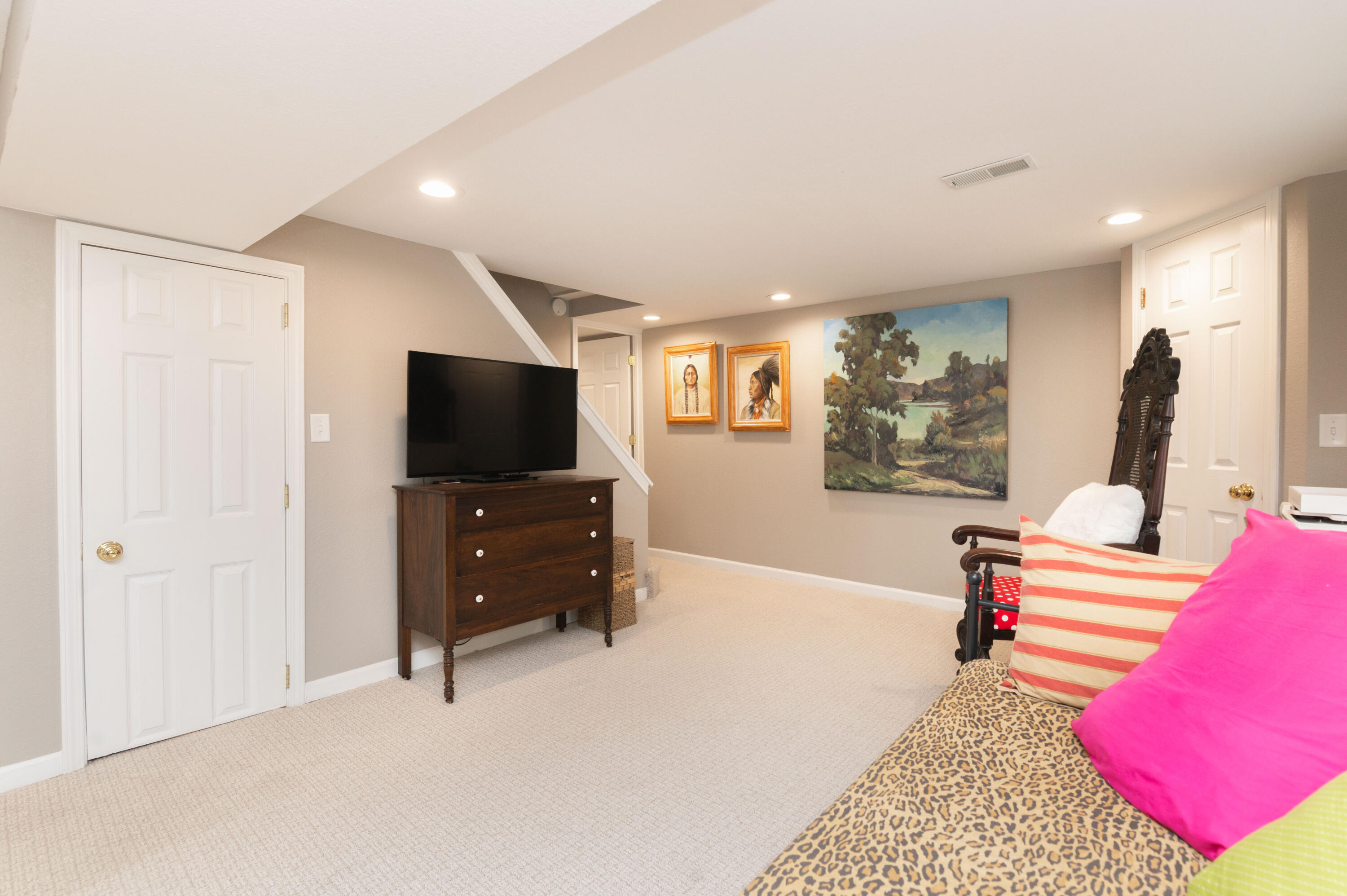 Wisconsin Lake Home for sale (MLS#: 1916145) at N39W27485  Hillside Grove Rd, in Pewaukee, Wisconsin. (29 of 44)