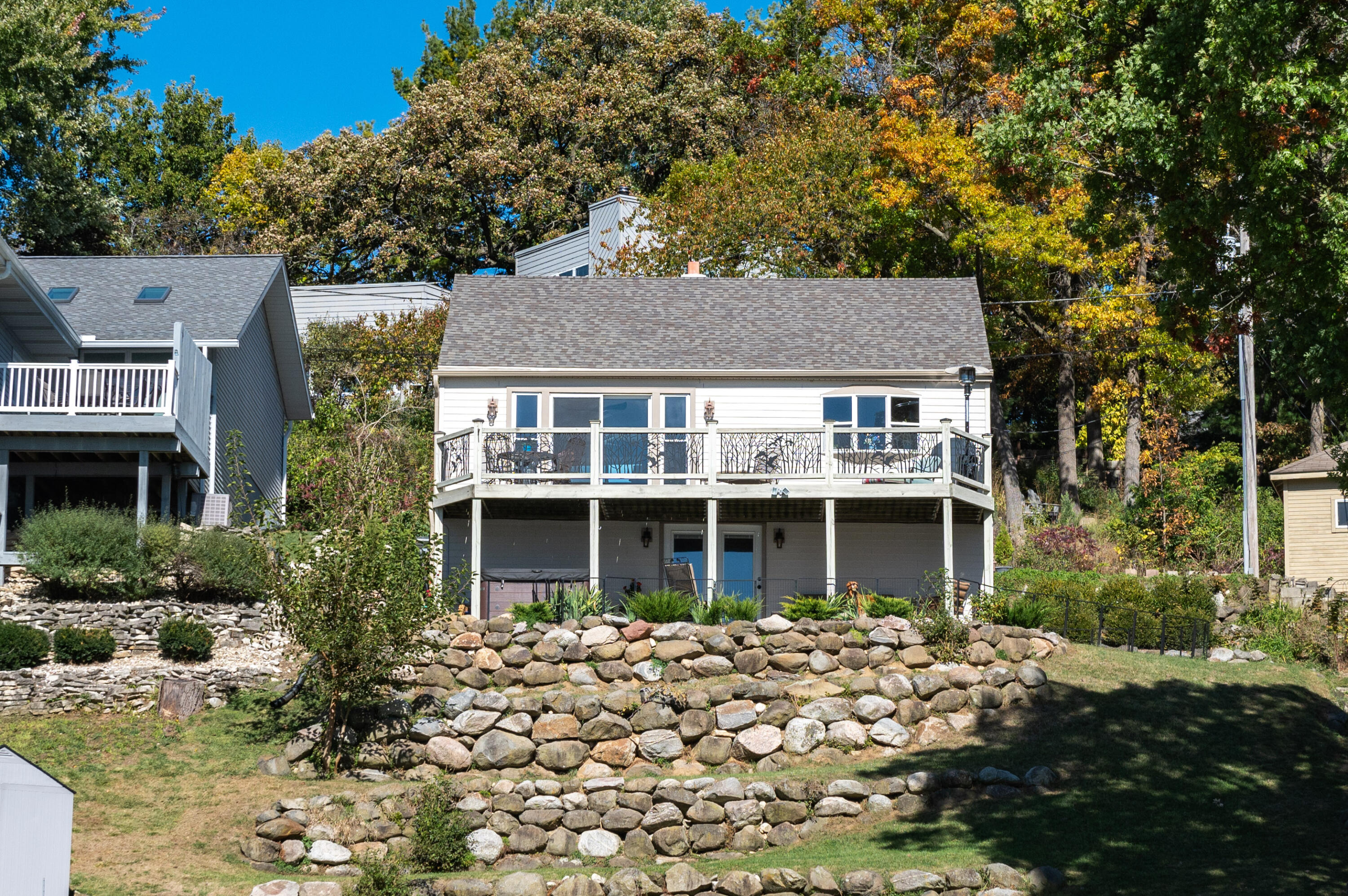 Wisconsin Lake Home for sale (MLS#: 1916145) at N39W27485  Hillside Grove Rd, in Pewaukee, Wisconsin. (35 of 44)