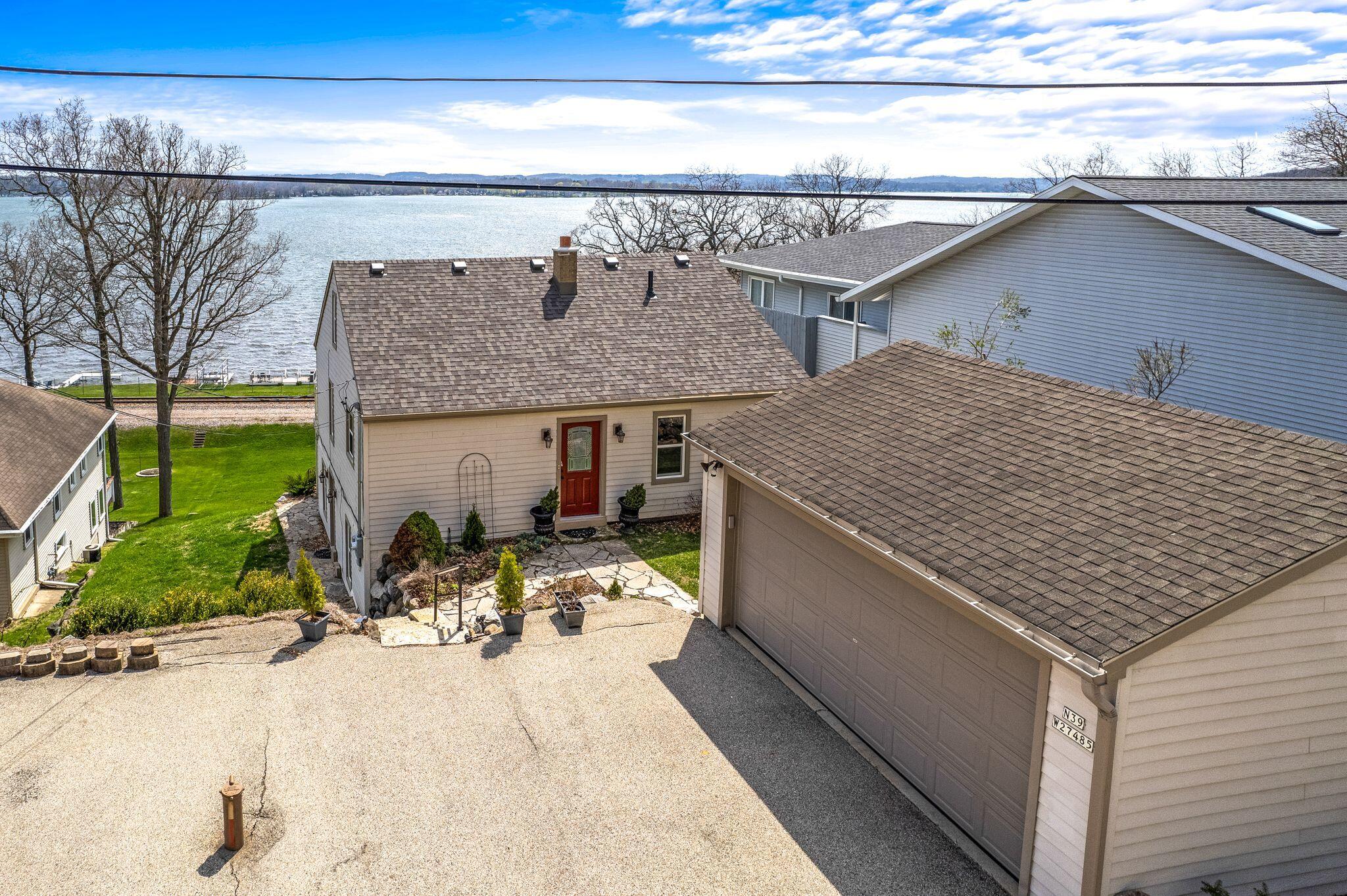 Wisconsin Lake Home for sale (MLS#: 1916145) at N39W27485  Hillside Grove Rd, in Pewaukee, Wisconsin. (36 of 44)
