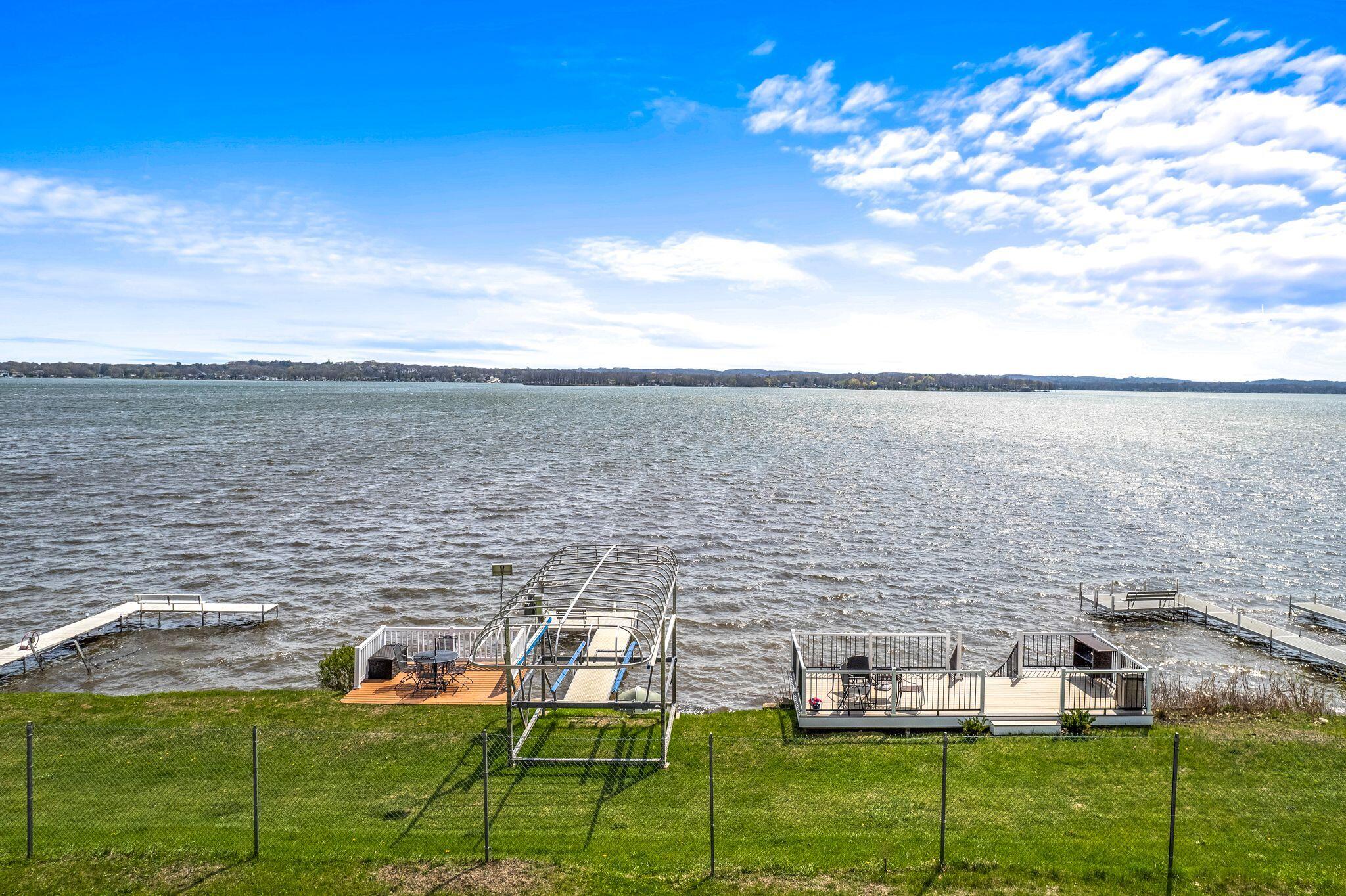Wisconsin Lake Home for sale (MLS#: 1916145) at N39W27485  Hillside Grove Rd, in Pewaukee, Wisconsin. (37 of 44)