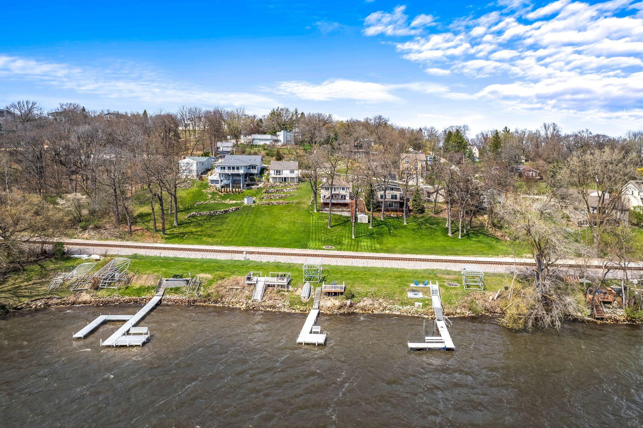 Wisconsin Lake Home for sale (MLS#: 1916145) at N39W27485  Hillside Grove Rd, in Pewaukee, Wisconsin. (40 of 44)