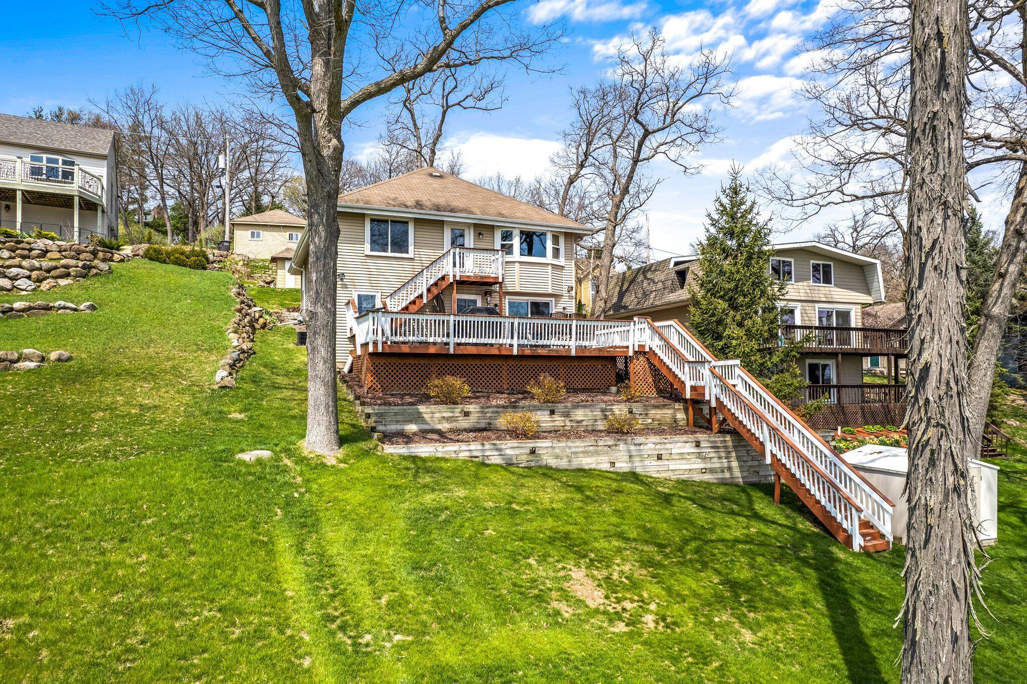 Wisconsin Lake Home for sale (MLS#: 1916145) at N39W27485  Hillside Grove Rd, in Pewaukee, Wisconsin. (41 of 44)