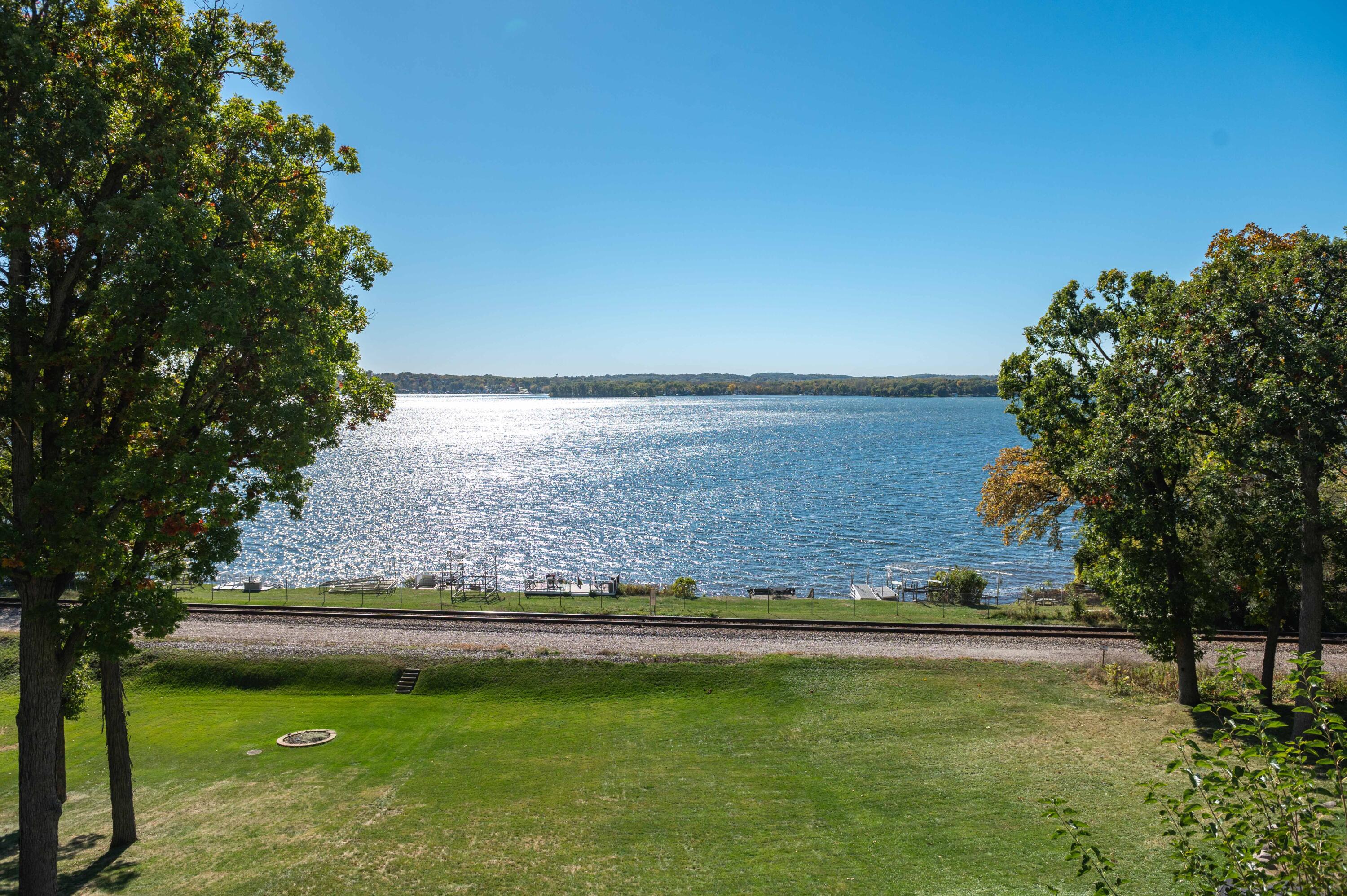 Wisconsin Lake Home for sale (MLS#: 1916145) at N39W27485  Hillside Grove Rd, in Pewaukee, Wisconsin. (8 of 44)