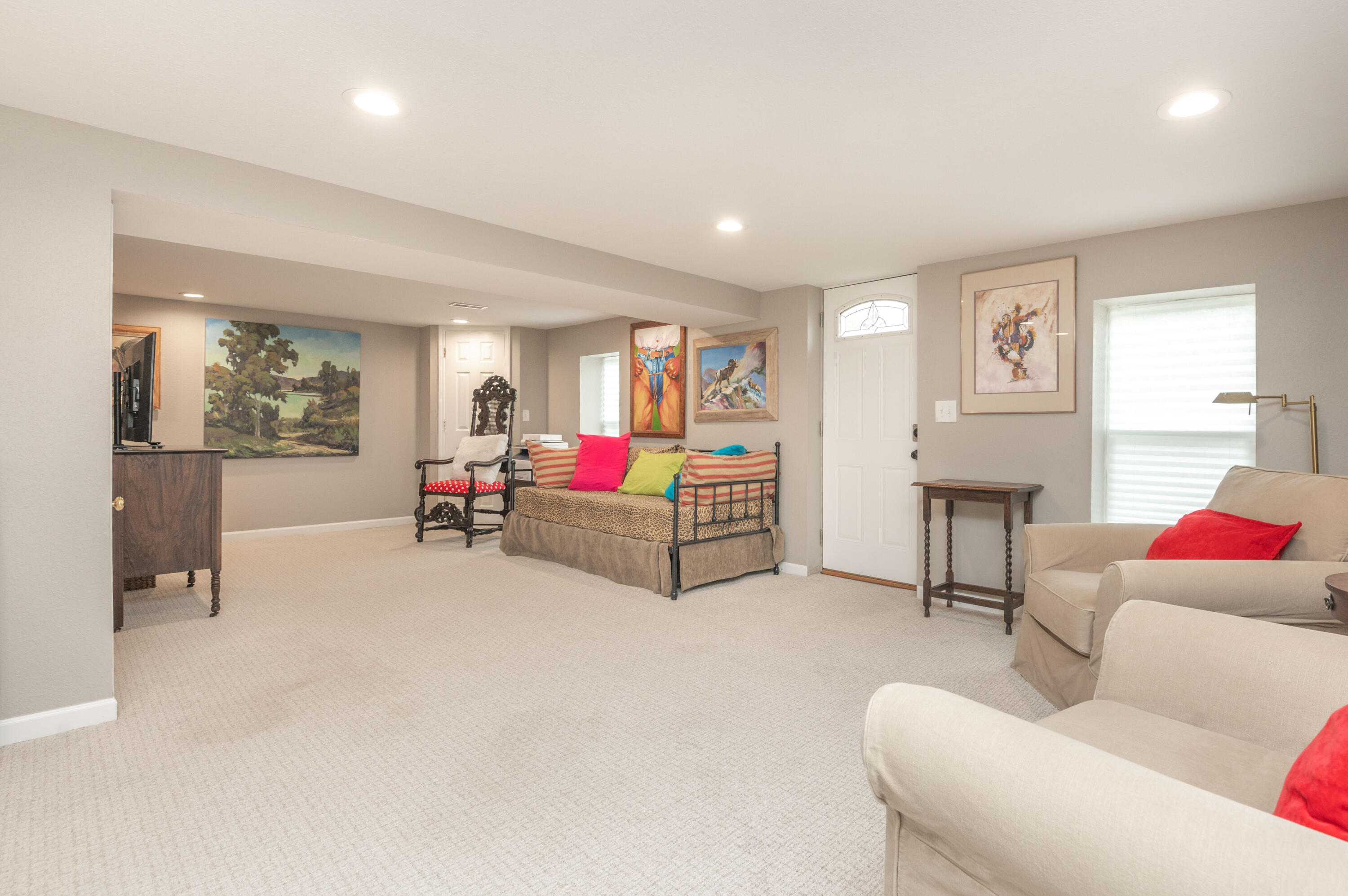 Wisconsin Lake Home for sale (MLS#: 1916145) at N39W27485  Hillside Grove Rd, in Pewaukee, Wisconsin. (9 of 44)
