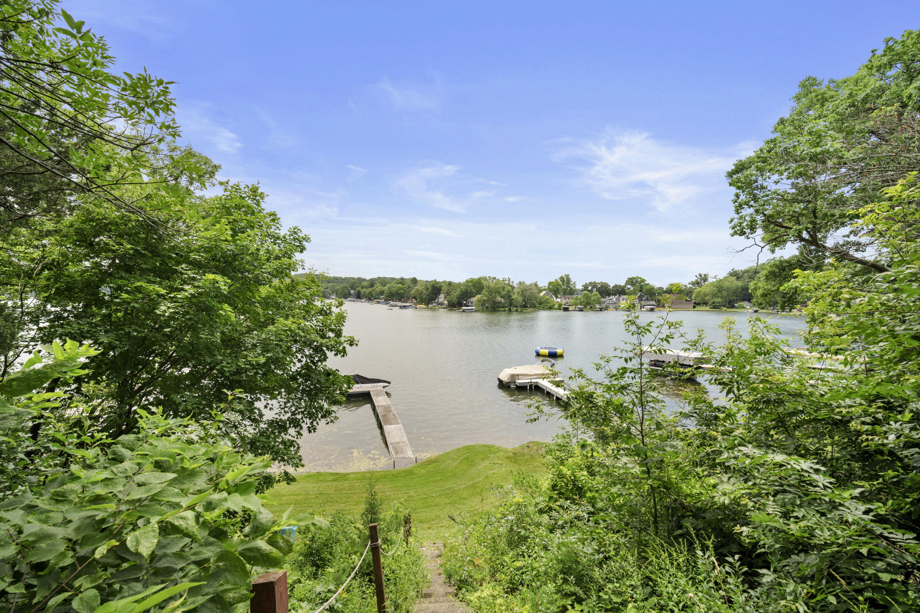 Wisconsin Lake Home for sale (MLS#: 1916230) at 416  Waldeck Dr, in Twin Lakes, Wisconsin. (6 of 28)