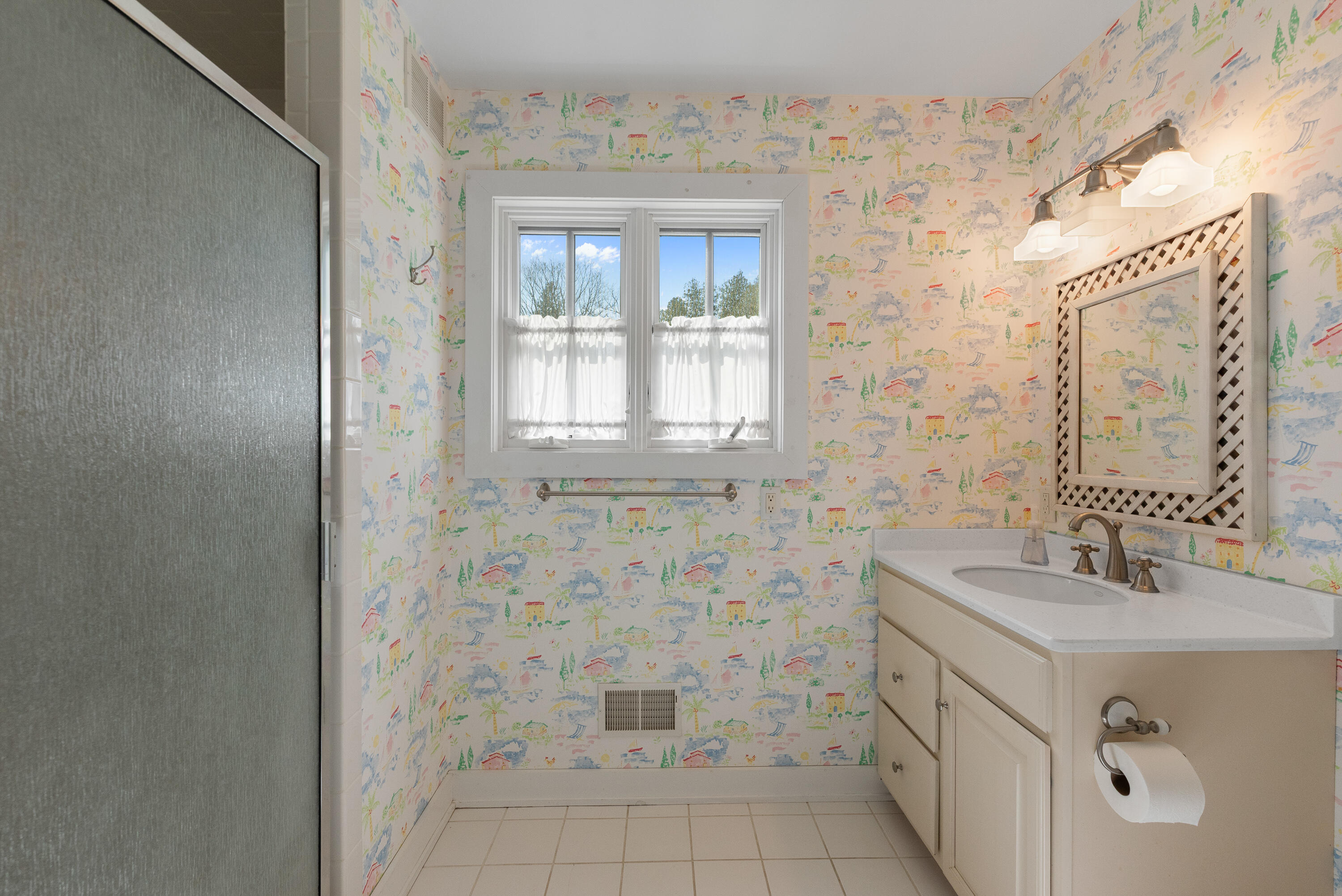 Wisconsin Lake Home for sale (MLS#: 1916337) at 519  Sharpes Dr, in Elkhart Lake, Wisconsin. (19 of 41)