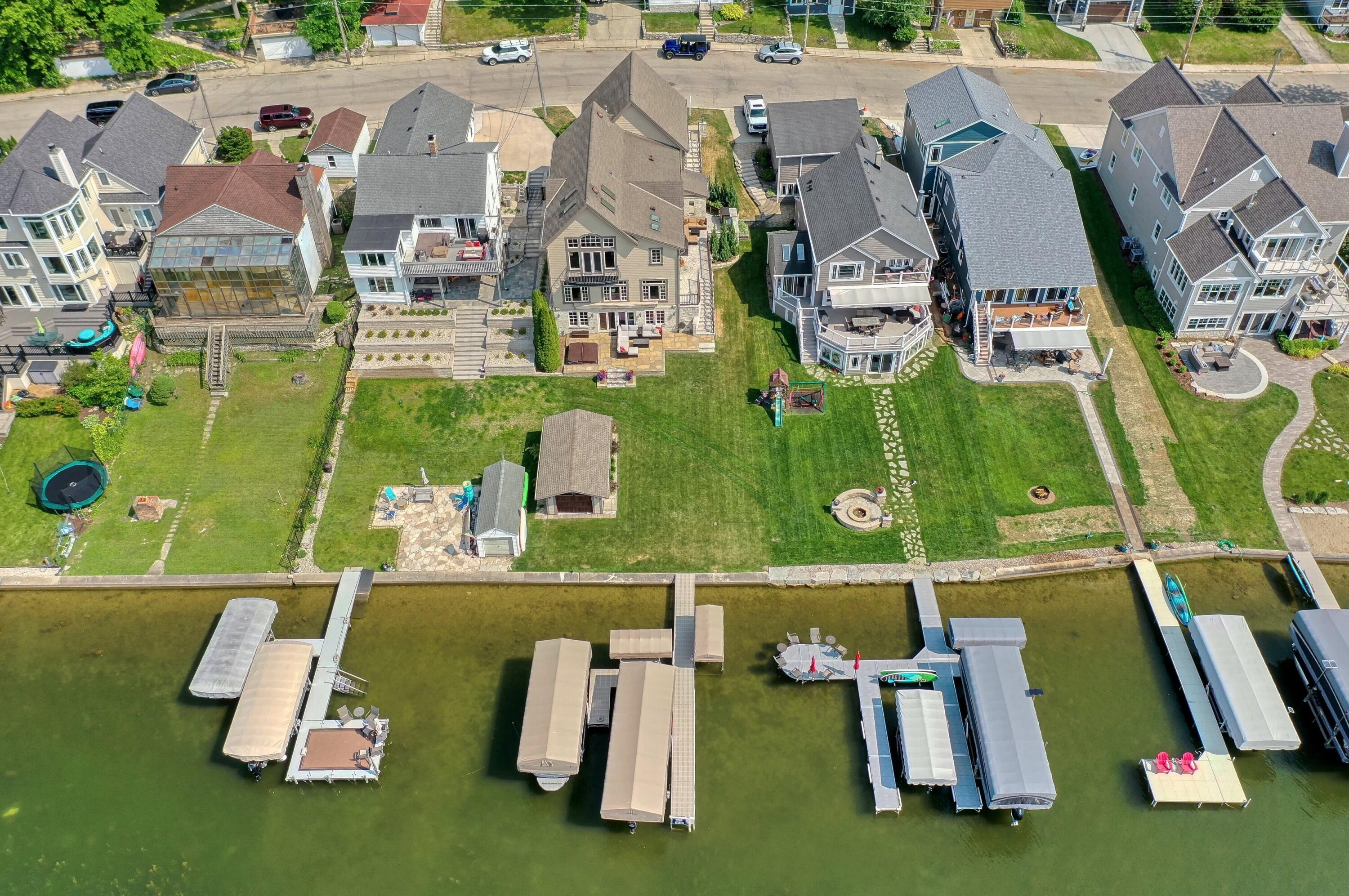 Wisconsin Lake Home for sale (MLS#: 1916365) at 477  Park Ave, in Pewaukee, Wisconsin. (13 of 60)