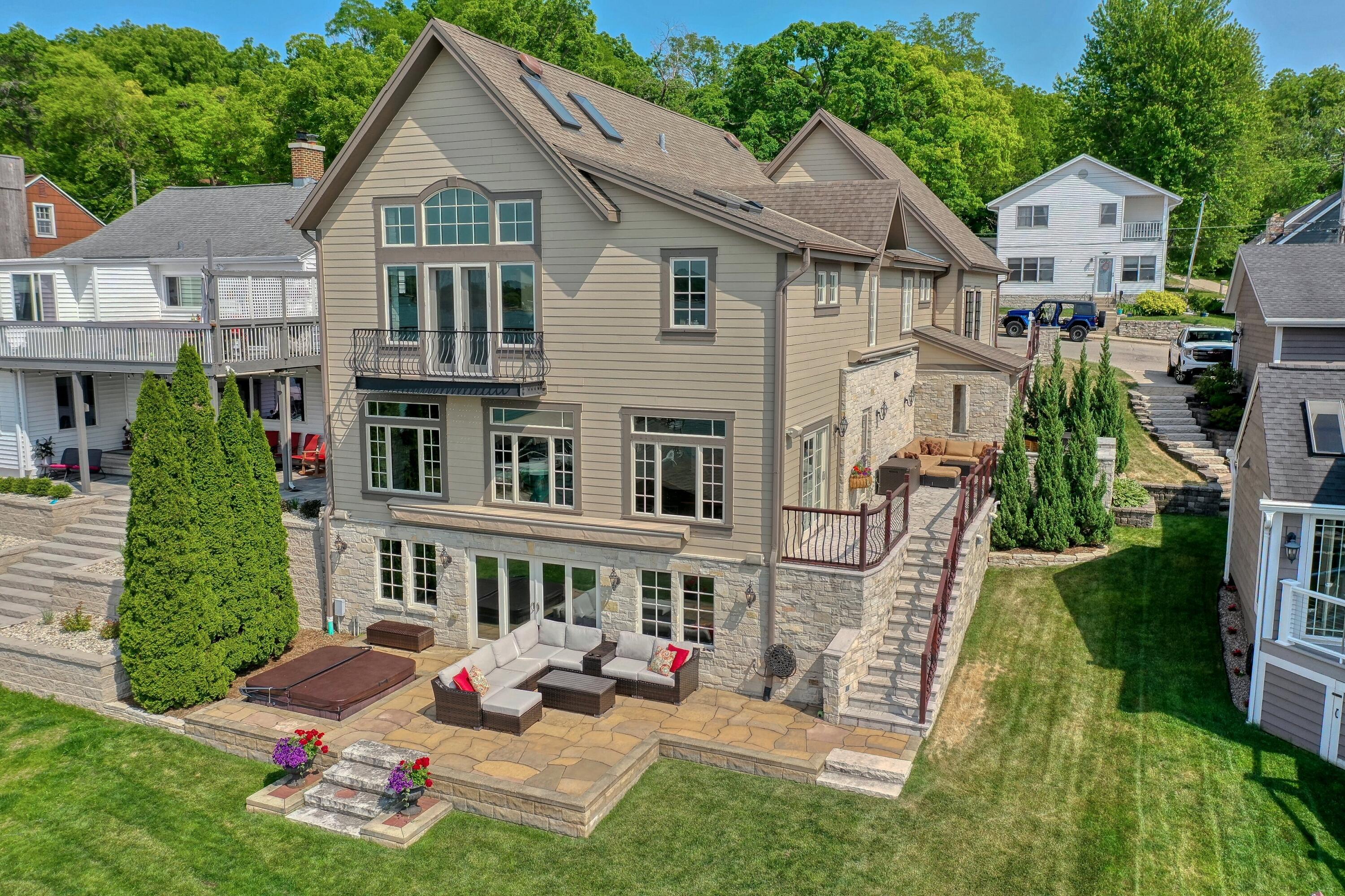 Wisconsin Lake Home for sale (MLS#: 1916365) at 477  Park Ave, in Pewaukee, Wisconsin. (14 of 60)