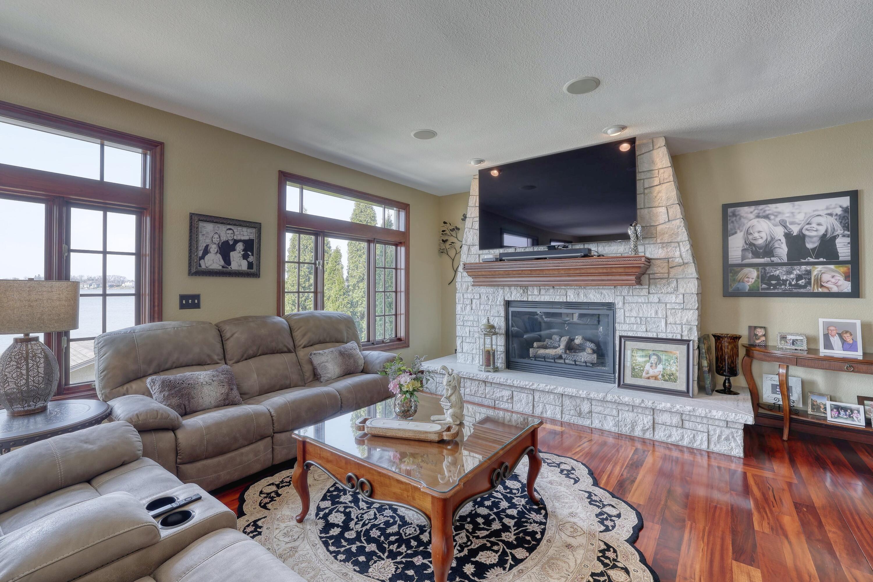 Wisconsin Lake Home for sale (MLS#: 1916365) at 477  Park Ave, in Pewaukee, Wisconsin. (20 of 60)