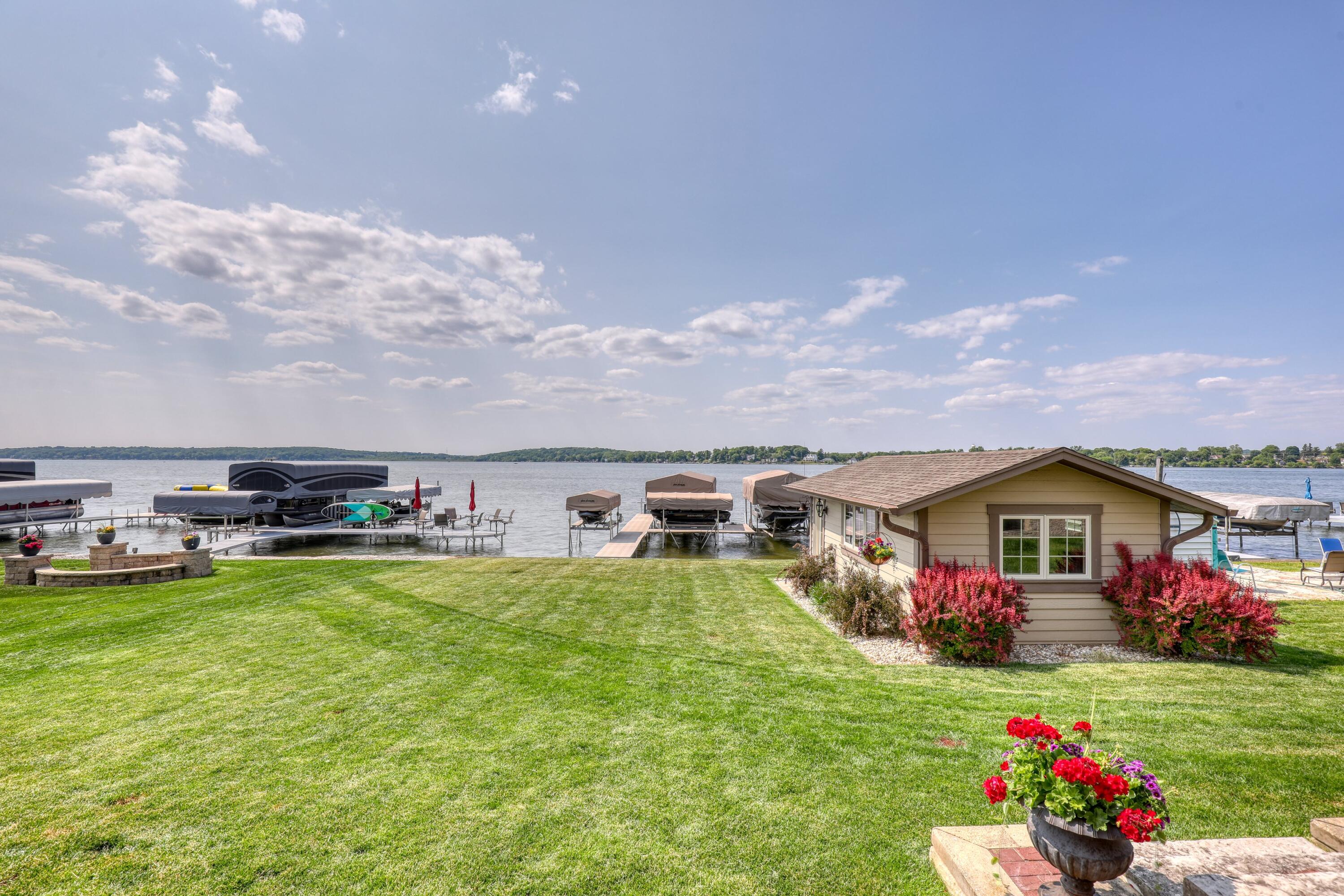 Wisconsin Lake Home for sale (MLS#: 1916365) at 477  Park Ave, in Pewaukee, Wisconsin. (3 of 60)