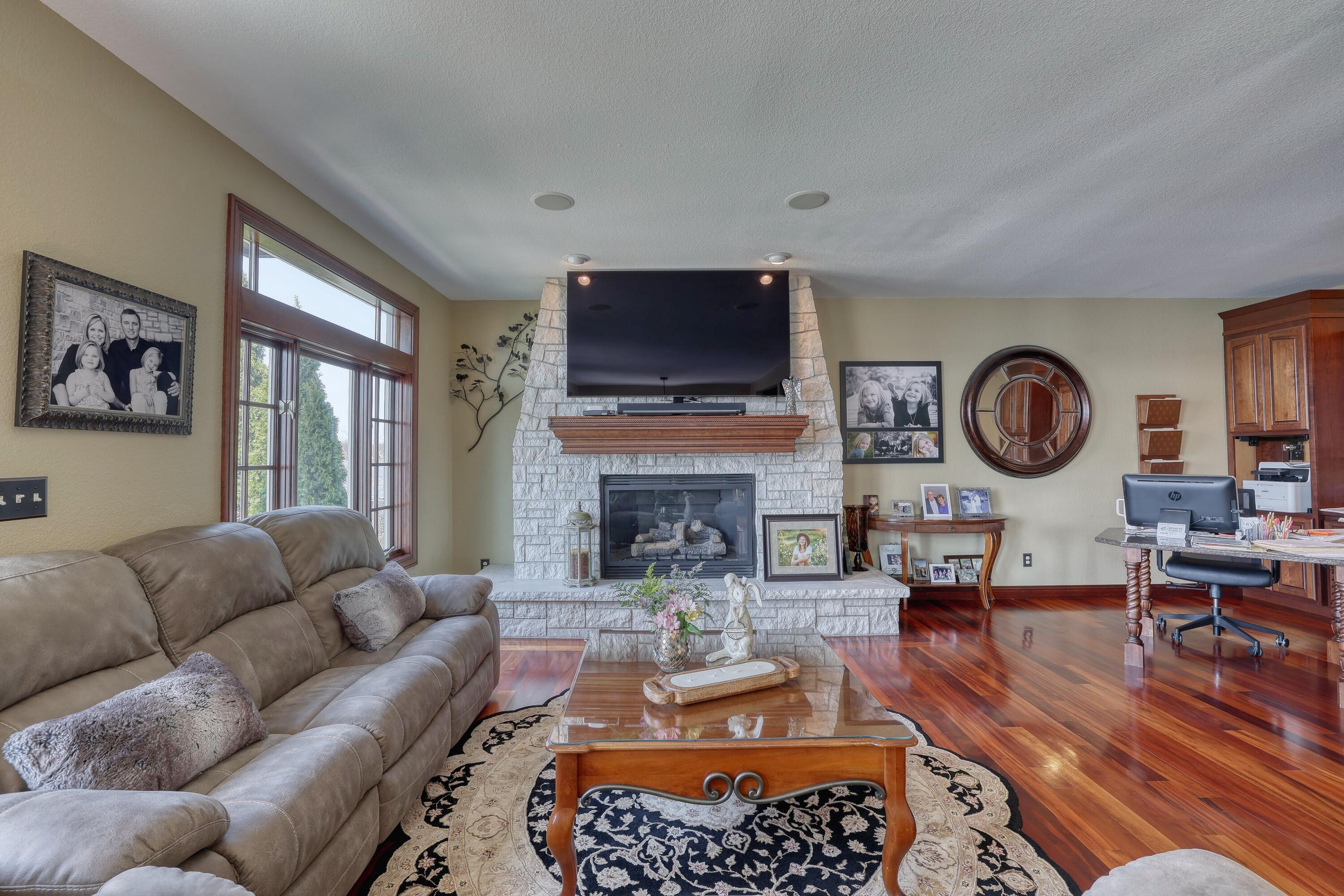 Wisconsin Lake Home for sale (MLS#: 1916365) at 477  Park Ave, in Pewaukee, Wisconsin. (21 of 60)