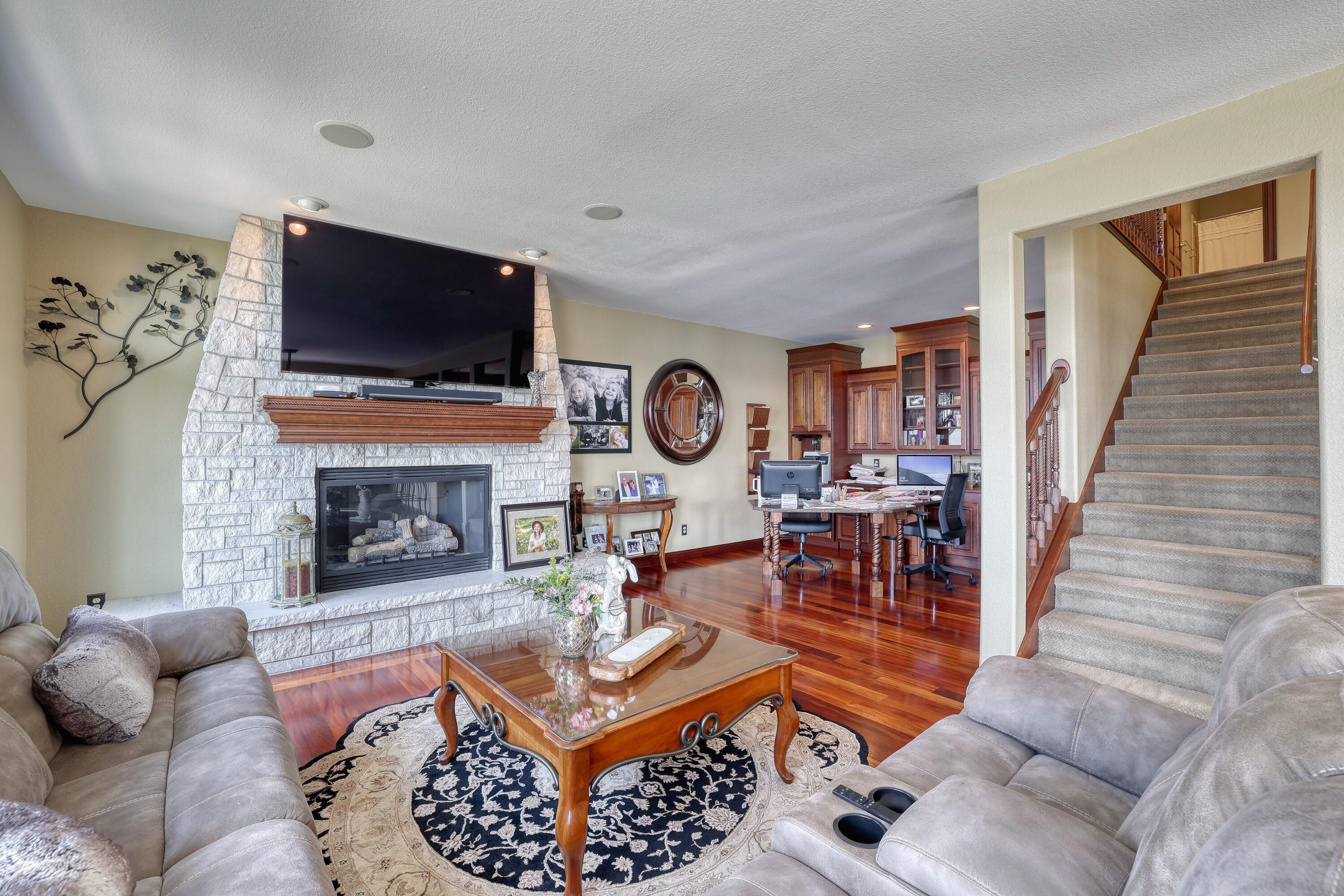 Wisconsin Lake Home for sale (MLS#: 1916365) at 477  Park Ave, in Pewaukee, Wisconsin. (22 of 60)