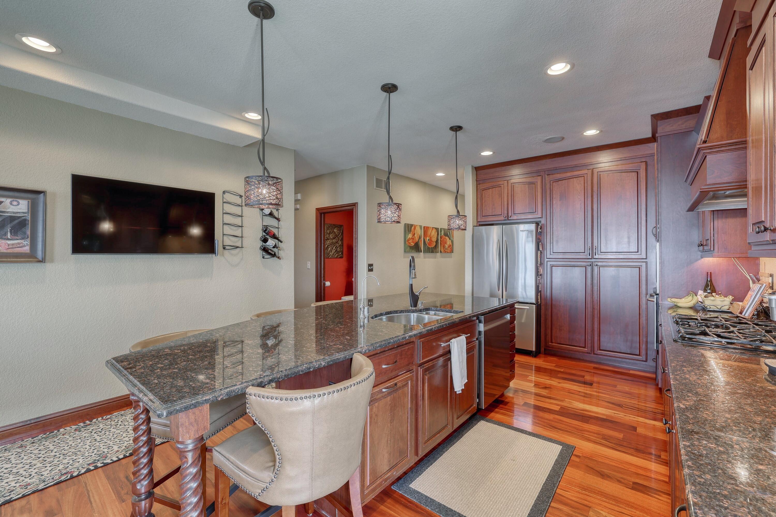 Wisconsin Lake Home for sale (MLS#: 1916365) at 477  Park Ave, in Pewaukee, Wisconsin. (32 of 60)