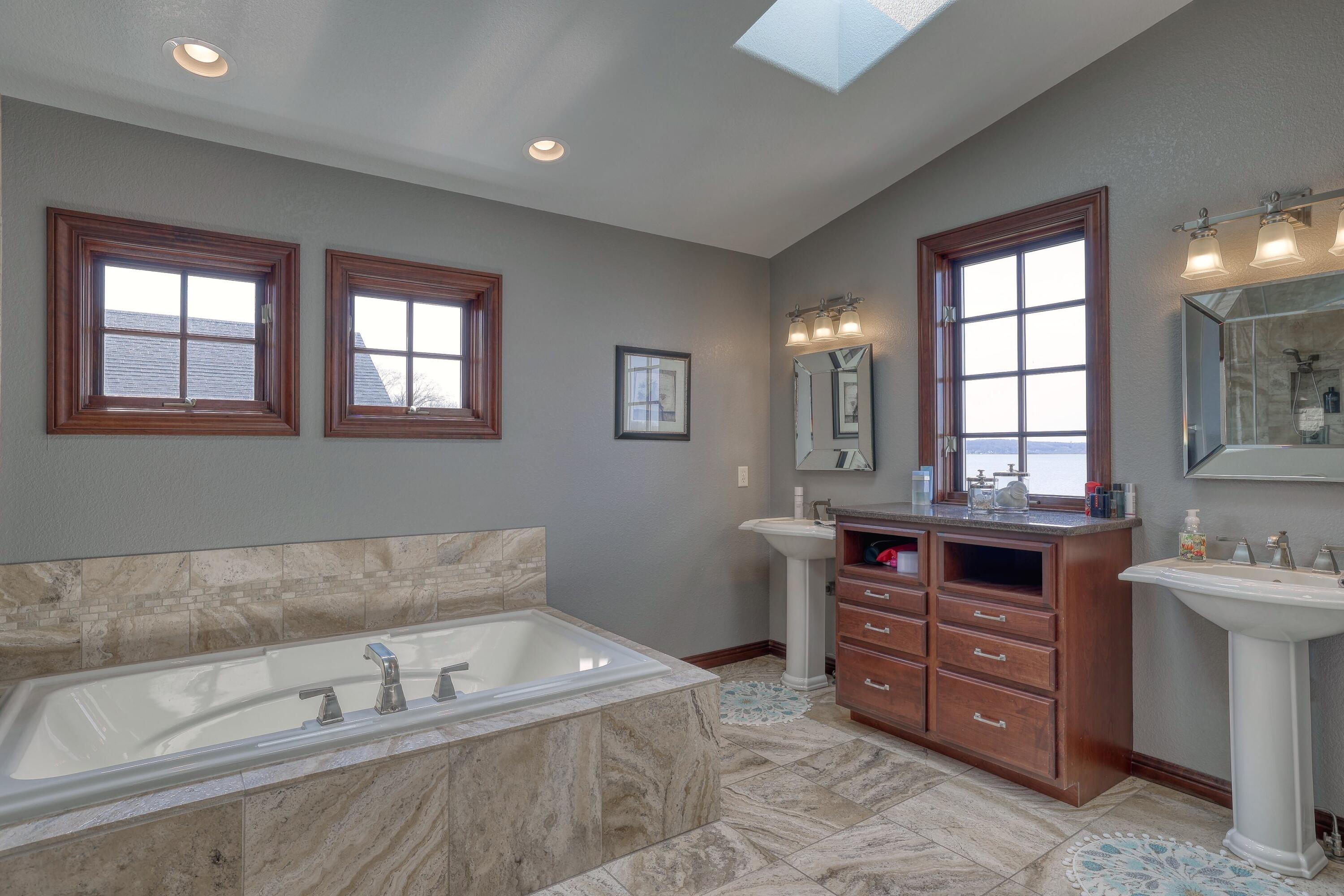 Wisconsin Lake Home for sale (MLS#: 1916365) at 477  Park Ave, in Pewaukee, Wisconsin. (43 of 60)