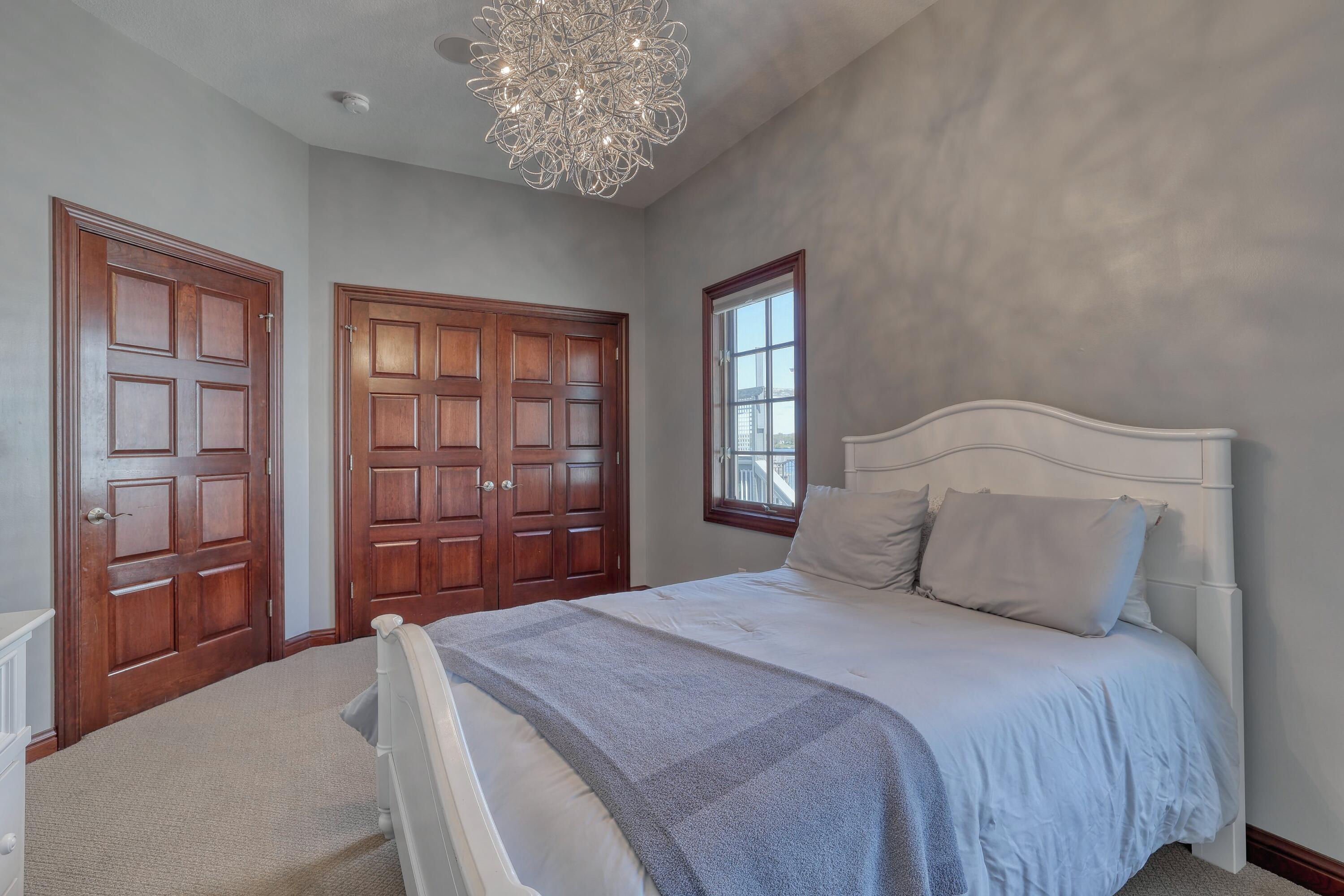 Wisconsin Lake Home for sale (MLS#: 1916365) at 477  Park Ave, in Pewaukee, Wisconsin. (45 of 60)