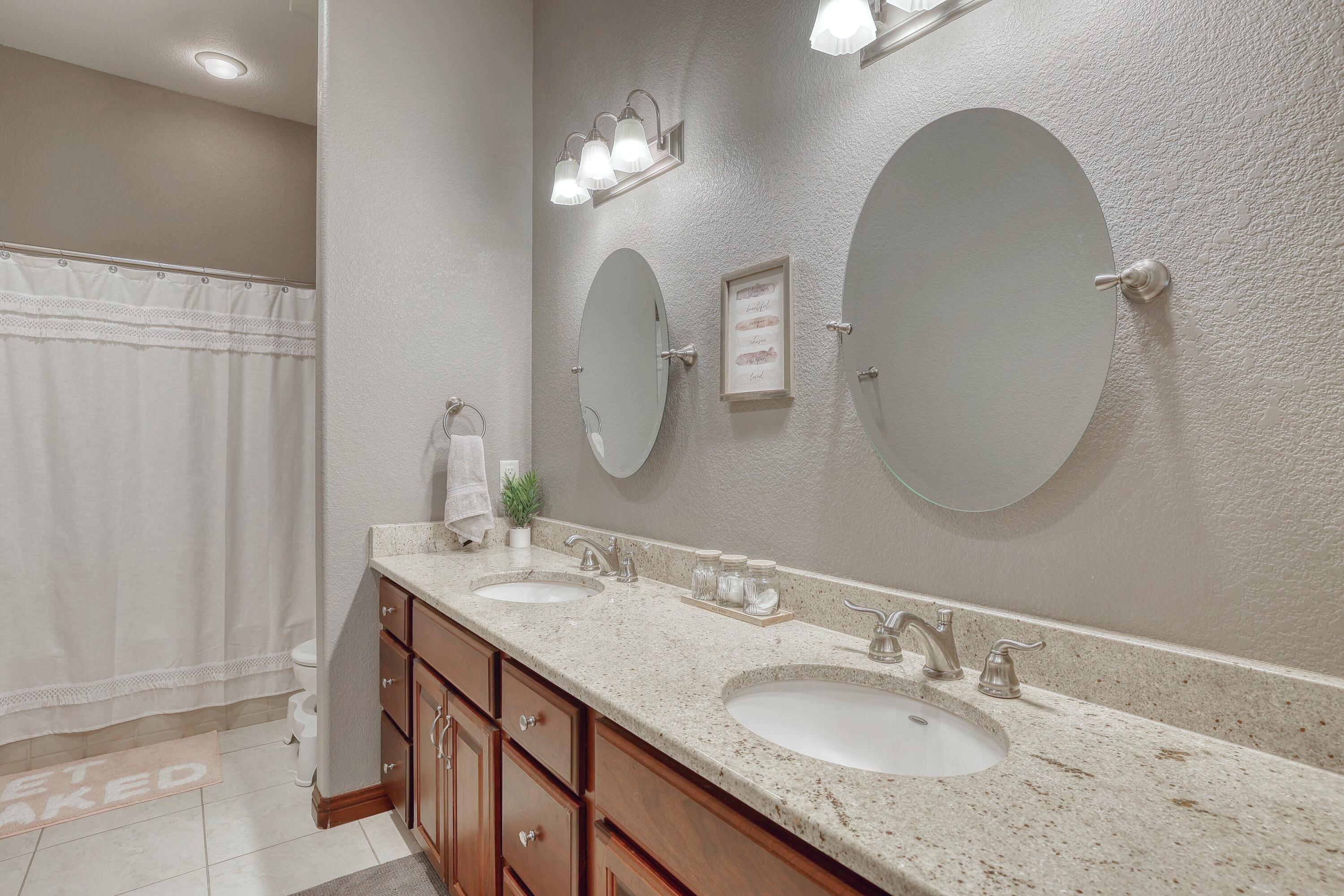 Wisconsin Lake Home for sale (MLS#: 1916365) at 477  Park Ave, in Pewaukee, Wisconsin. (48 of 60)