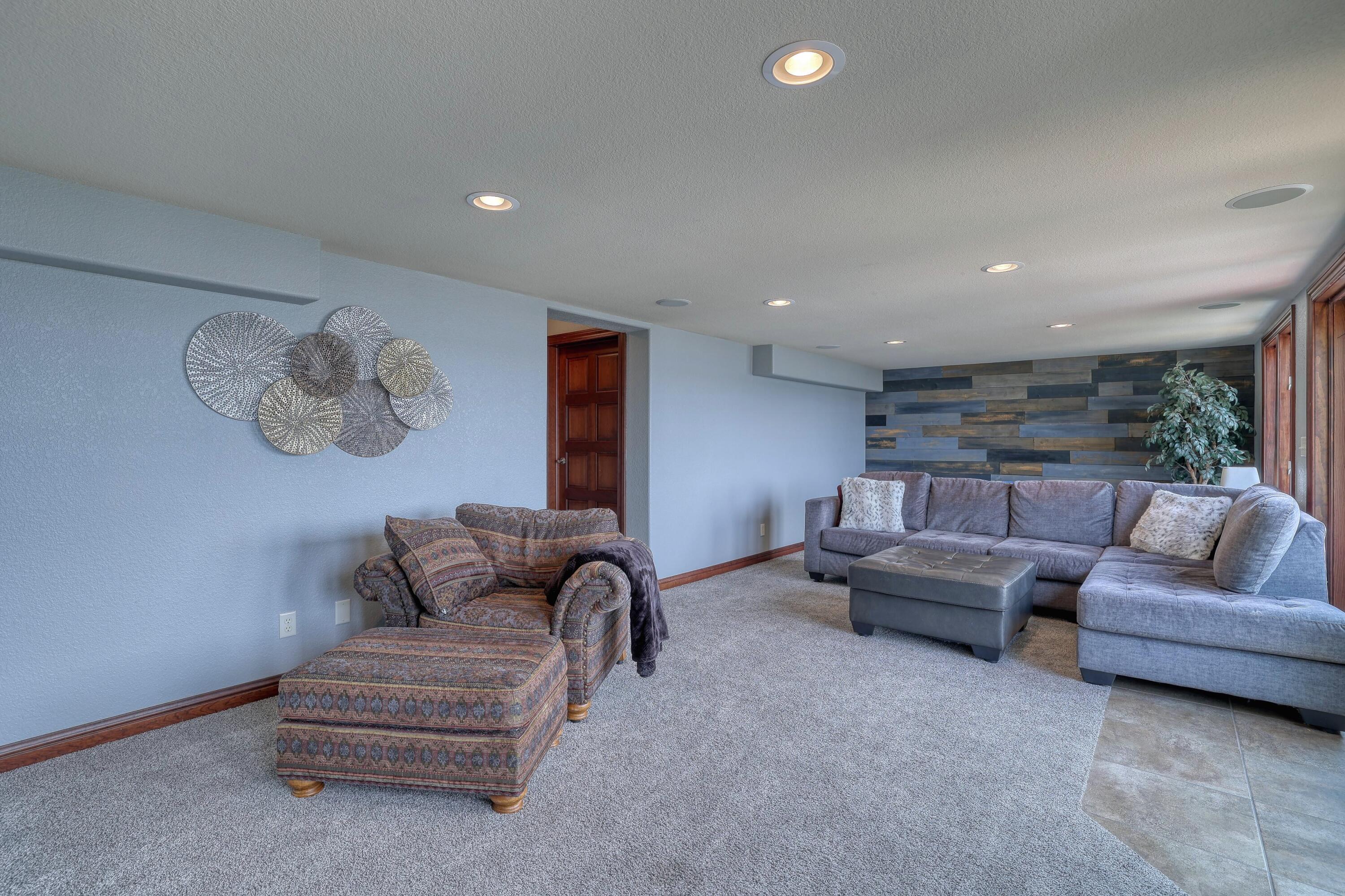 Wisconsin Lake Home for sale (MLS#: 1916365) at 477  Park Ave, in Pewaukee, Wisconsin. (54 of 60)