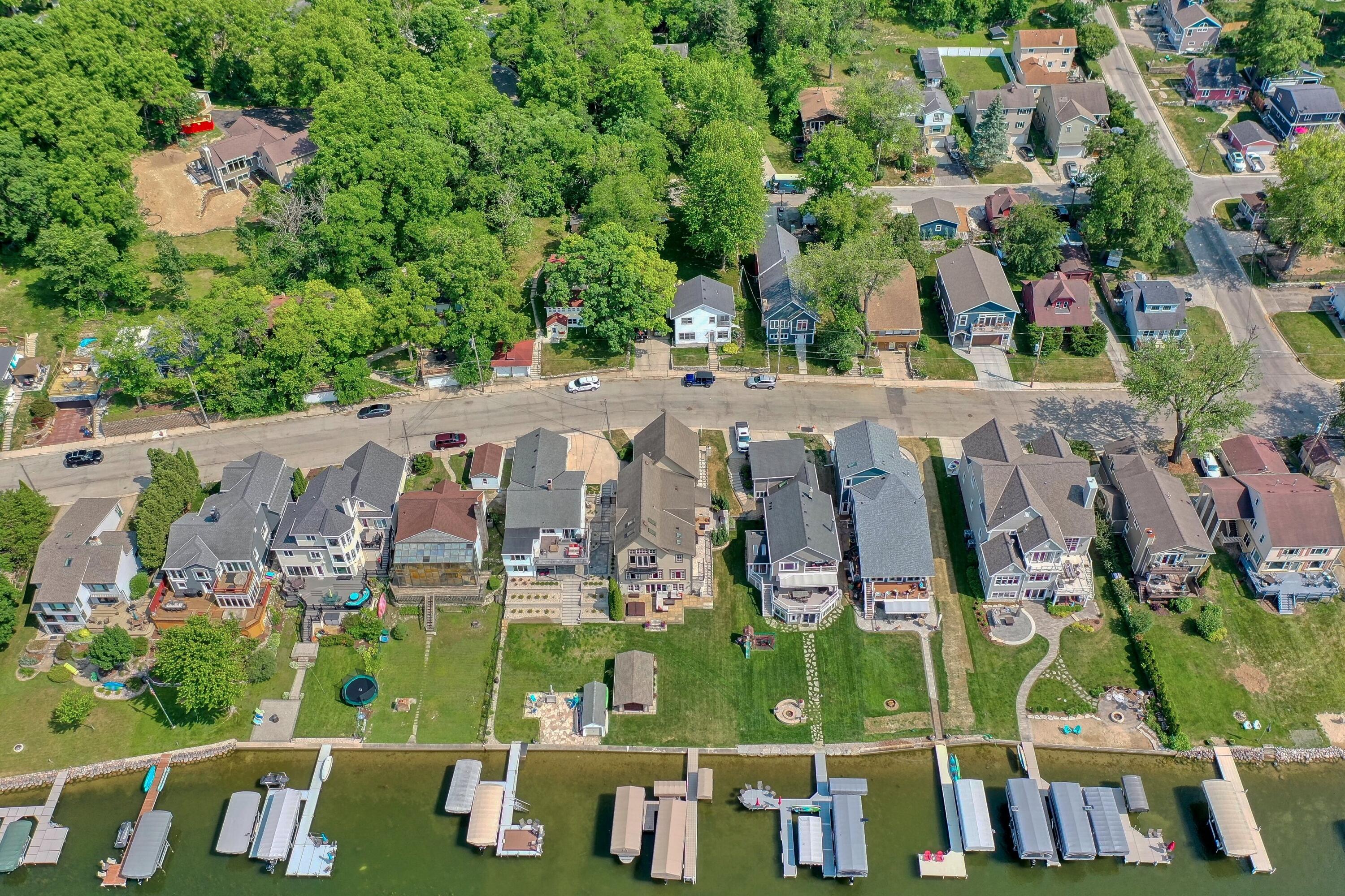 Wisconsin Lake Home for sale (MLS#: 1916365) at 477  Park Ave, in Pewaukee, Wisconsin. (56 of 60)