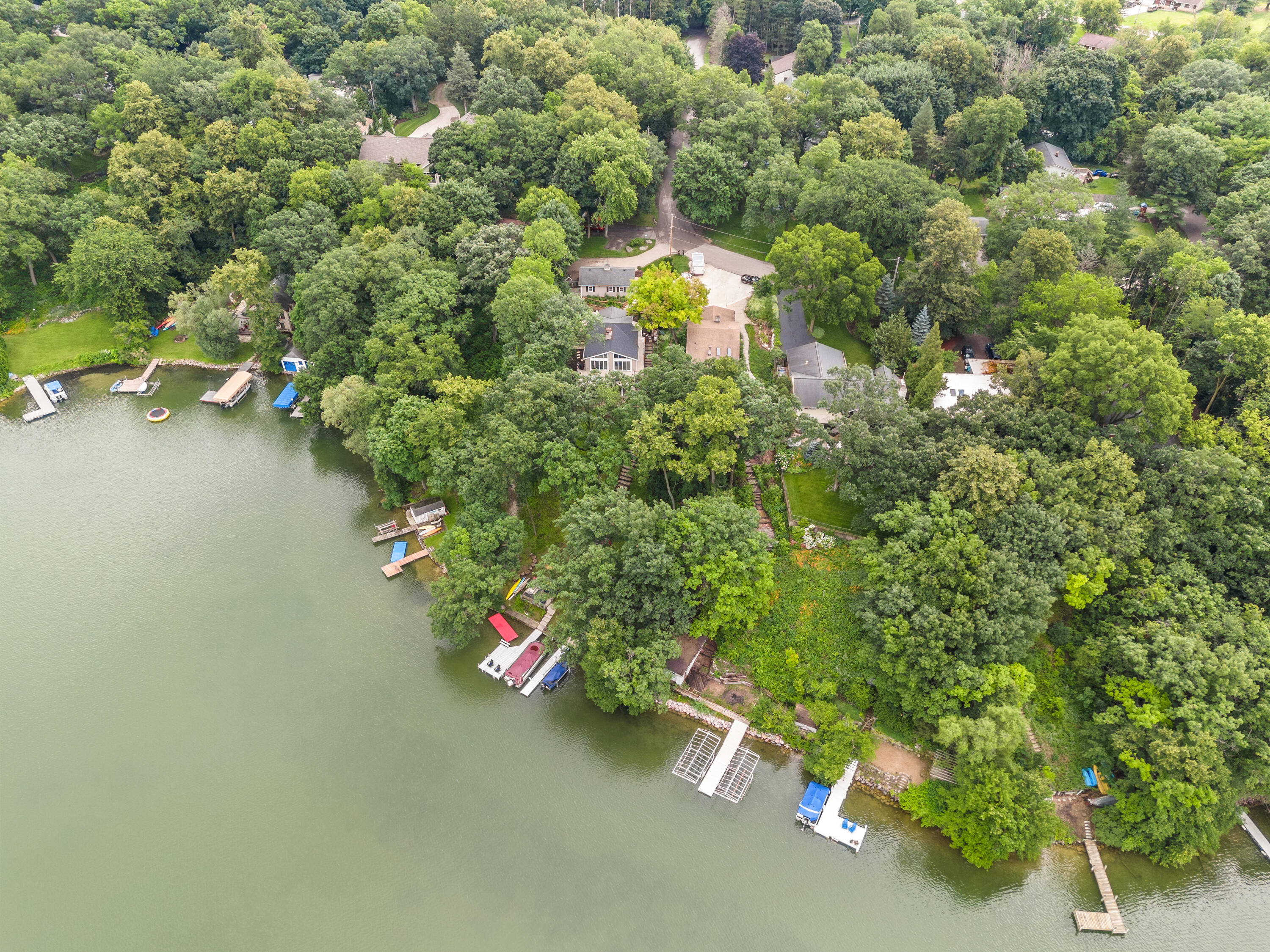 Wisconsin Lake Home for sale (MLS#: 1916411) at W299S10735  Pickering Dr, in Mukwonago, Wisconsin. (16 of 20)