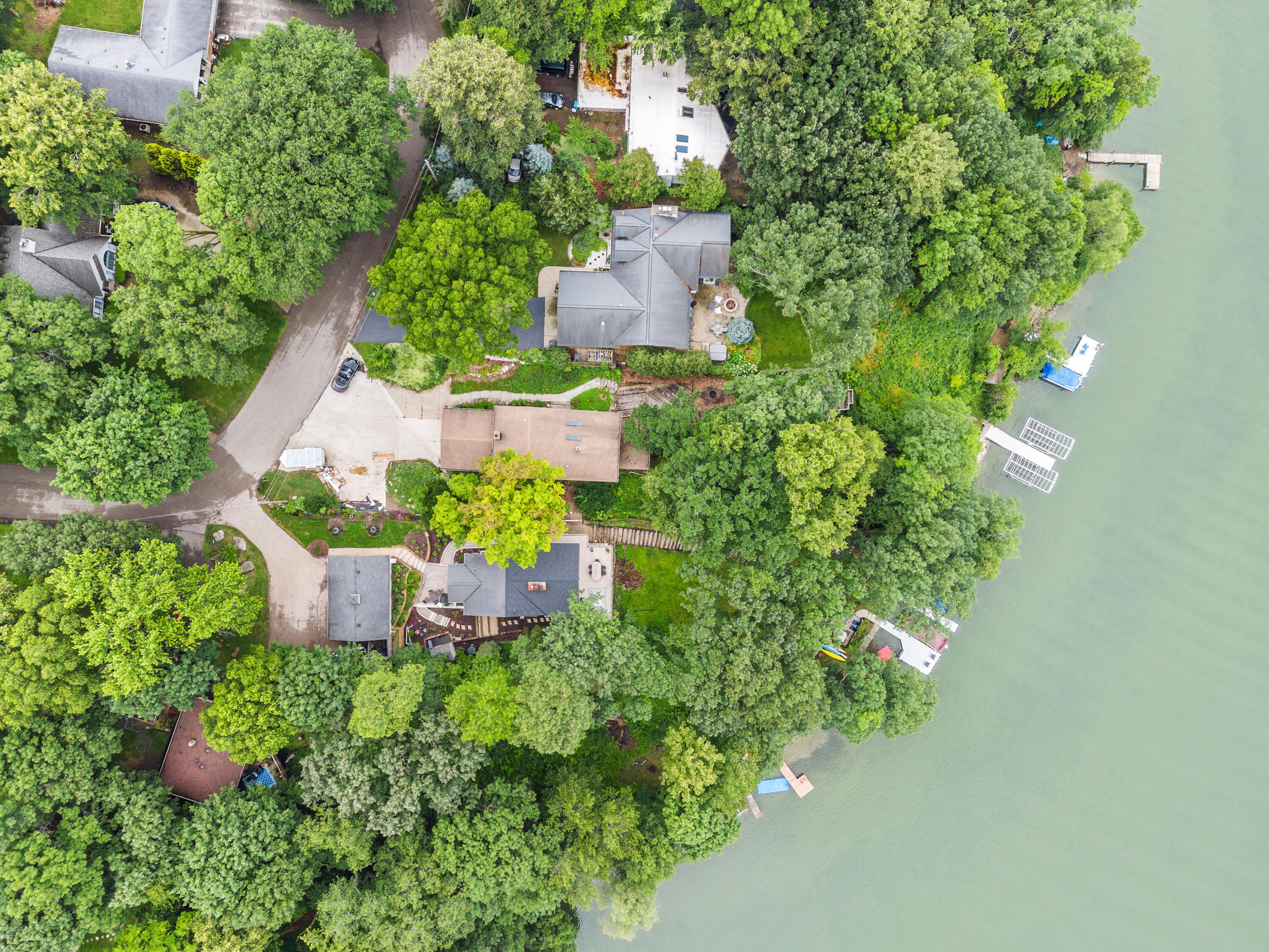 Wisconsin Lake Home for sale (MLS#: 1916411) at W299S10735  Pickering Dr, in Mukwonago, Wisconsin. (18 of 20)