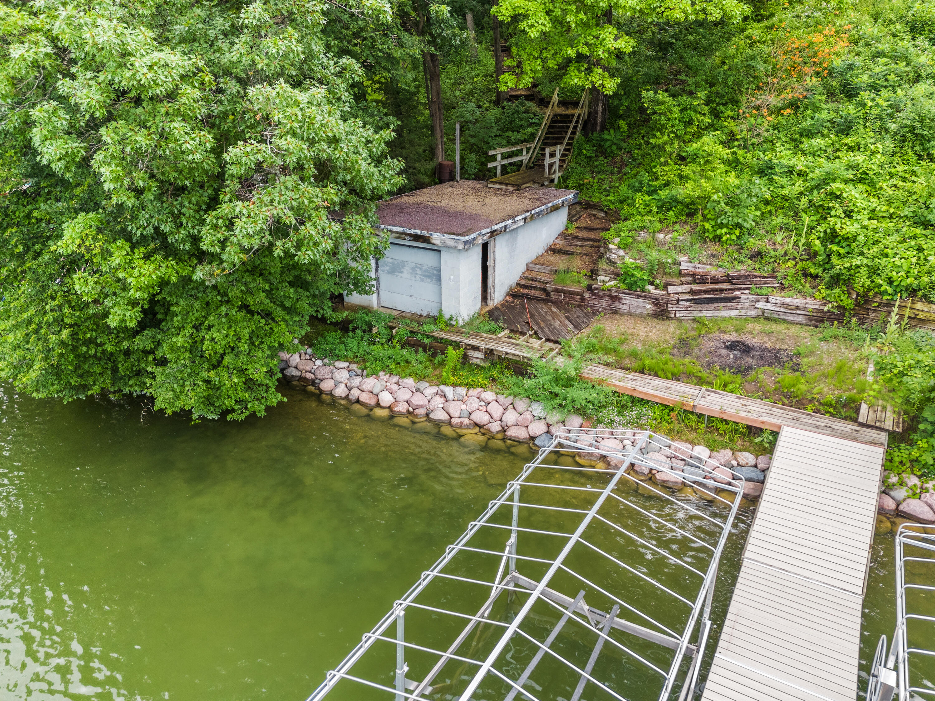 Wisconsin Lake Home for sale (MLS#: 1916411) at W299S10735  Pickering Dr, in Mukwonago, Wisconsin. (7 of 20)