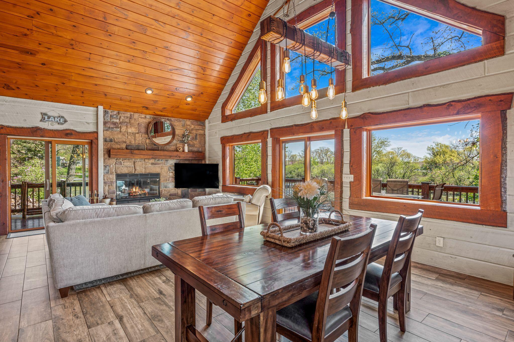 Wisconsin Lake Home for sale (MLS#: 1916433) at 3024  Nagawicka Ave, in Delafield, Wisconsin. (15 of 71)