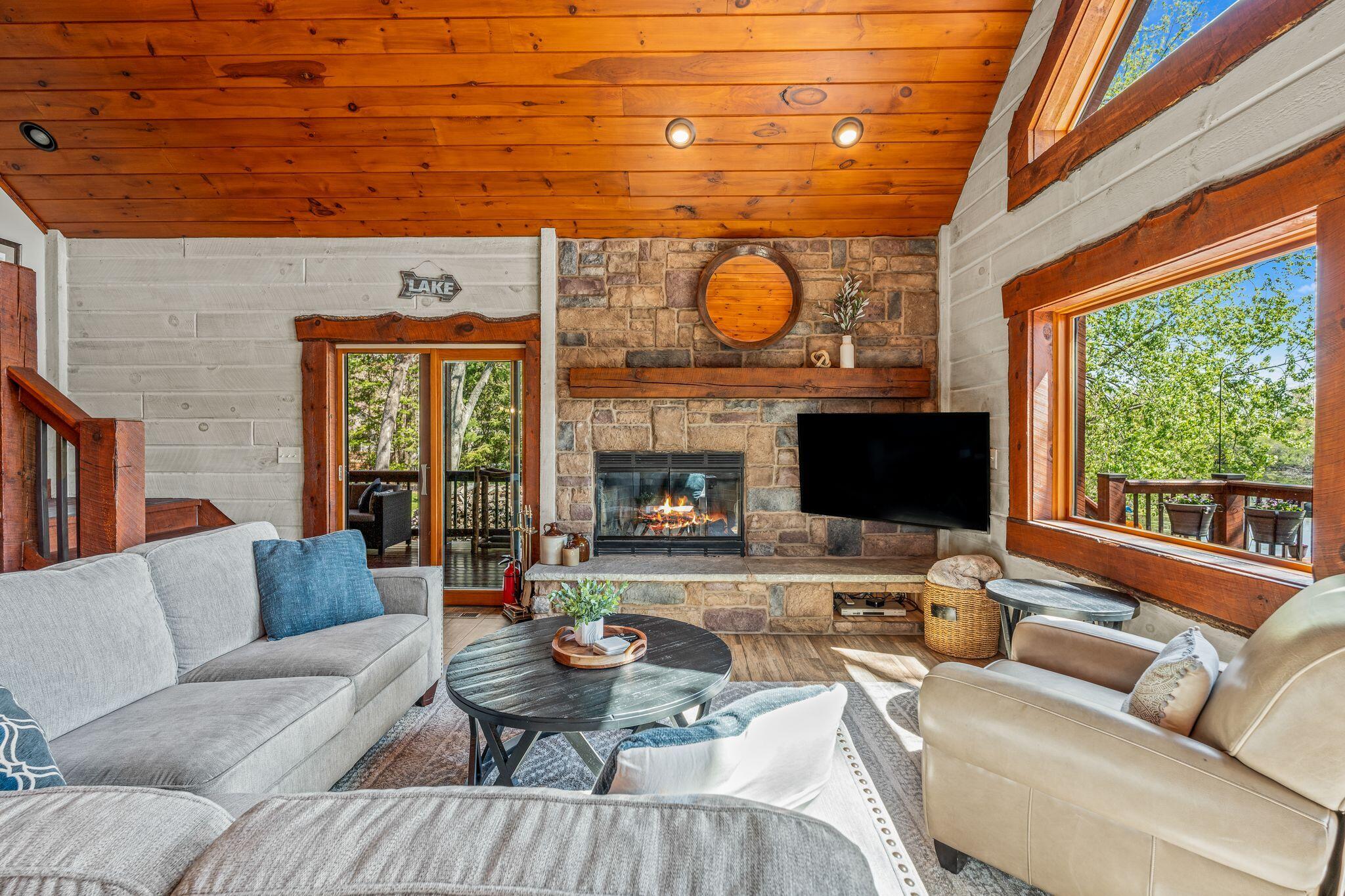 Wisconsin Lake Home for sale (MLS#: 1916433) at 3024  Nagawicka Ave, in Delafield, Wisconsin. (18 of 71)