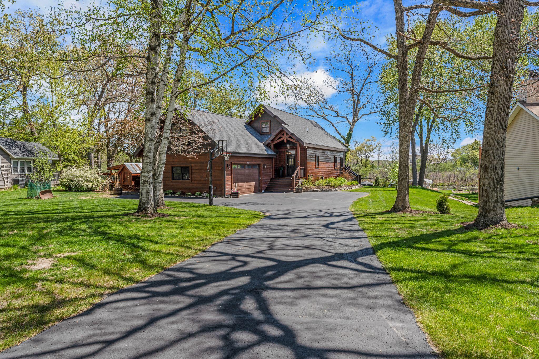 Wisconsin Lake Home for sale (MLS#: 1916433) at 3024  Nagawicka Ave, in Delafield, Wisconsin. (3 of 71)
