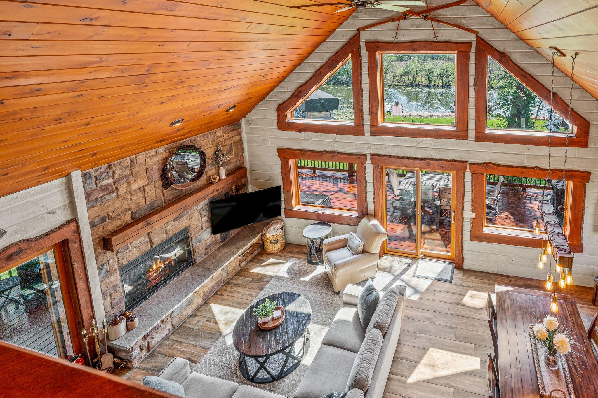 Wisconsin Lake Home for sale (MLS#: 1916433) at 3024  Nagawicka Ave, in Delafield, Wisconsin. (22 of 71)
