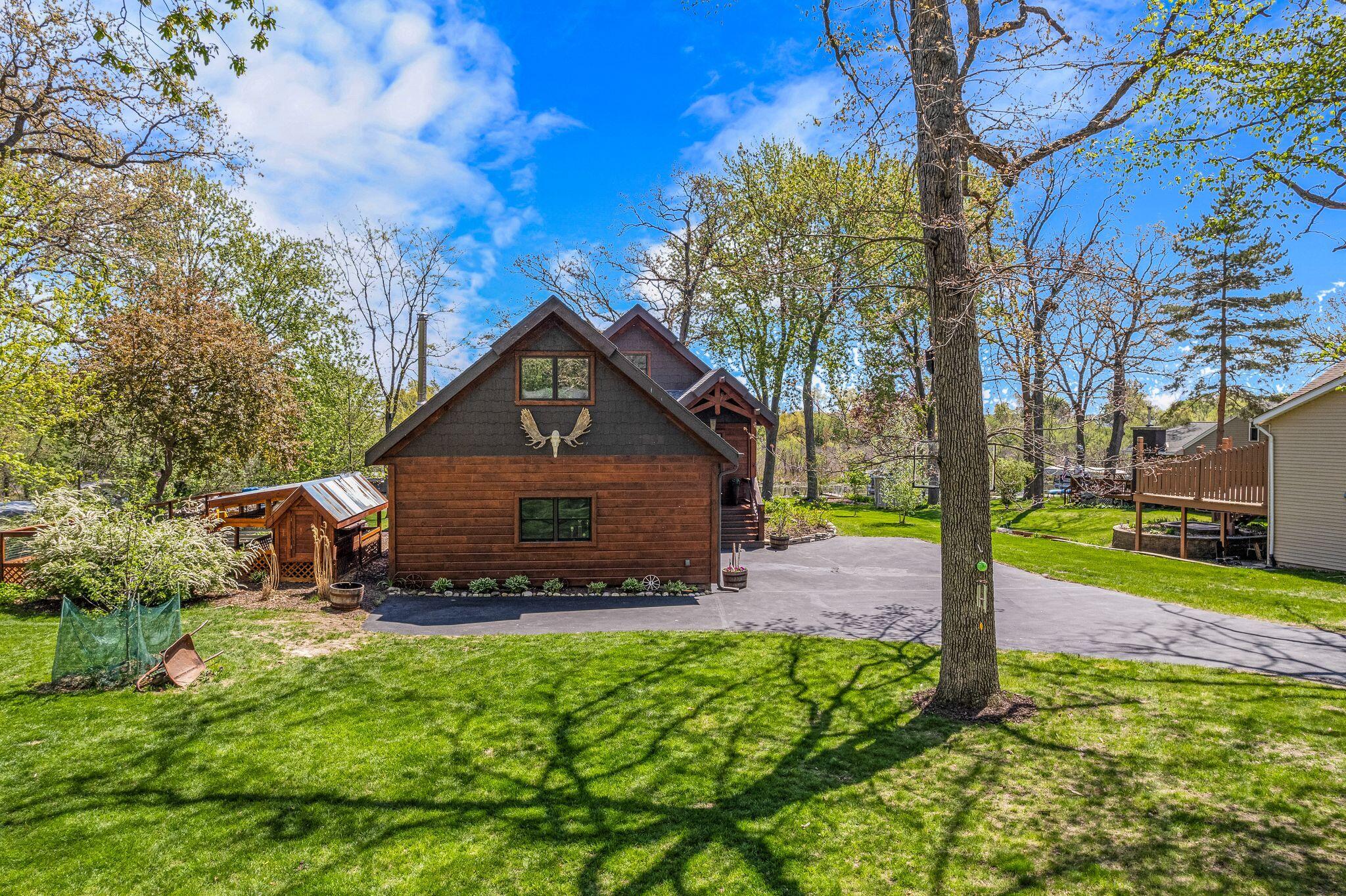 Wisconsin Lake Home for sale (MLS#: 1916433) at 3024  Nagawicka Ave, in Delafield, Wisconsin. (48 of 71)