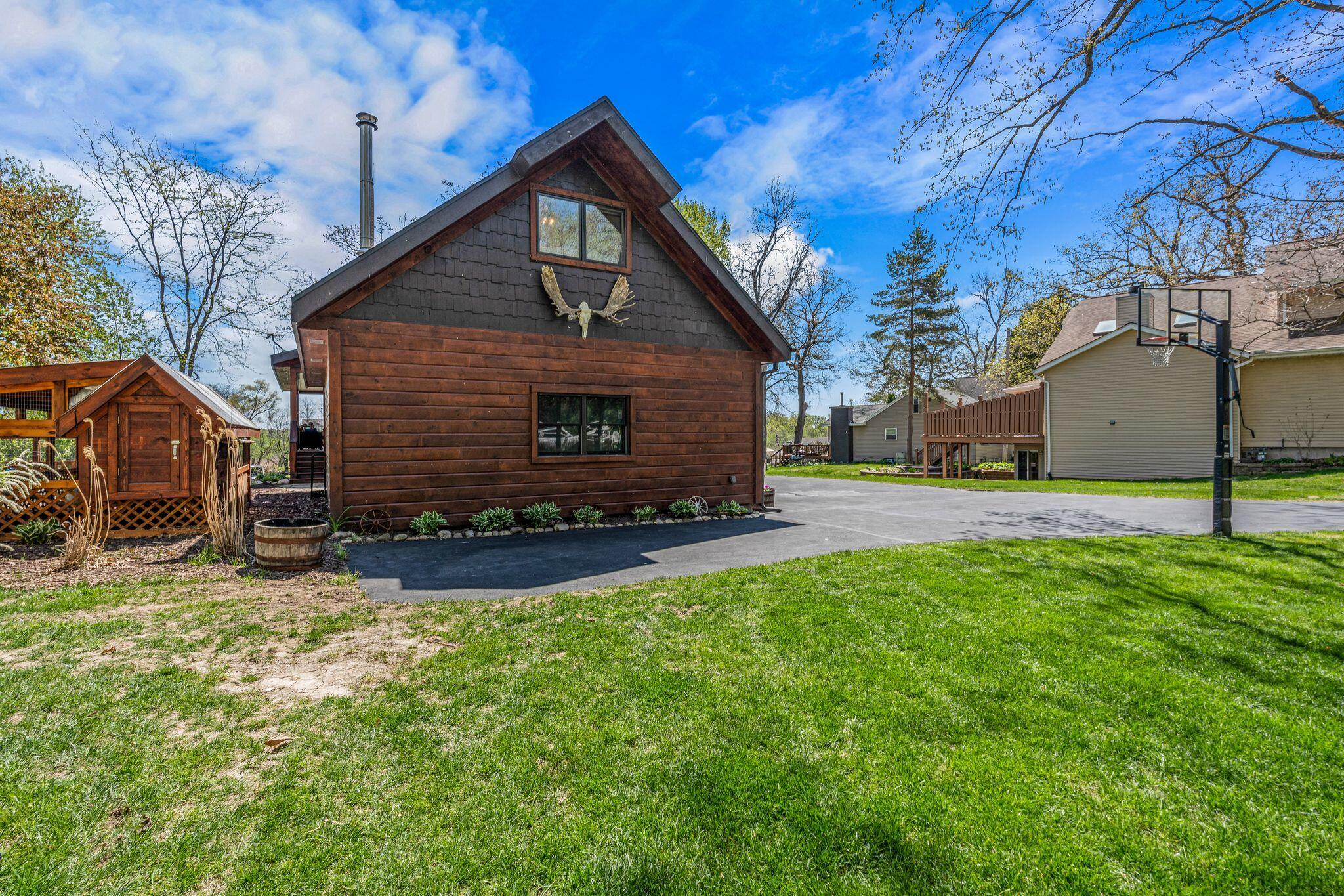 Wisconsin Lake Home for sale (MLS#: 1916433) at 3024  Nagawicka Ave, in Delafield, Wisconsin. (49 of 71)