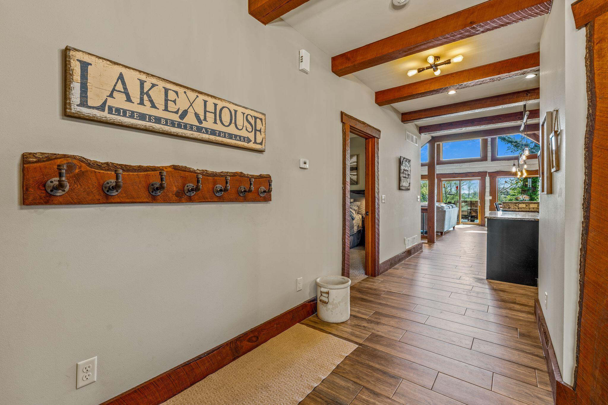 Wisconsin Lake Home for sale (MLS#: 1916433) at 3024  Nagawicka Ave, in Delafield, Wisconsin. (9 of 71)