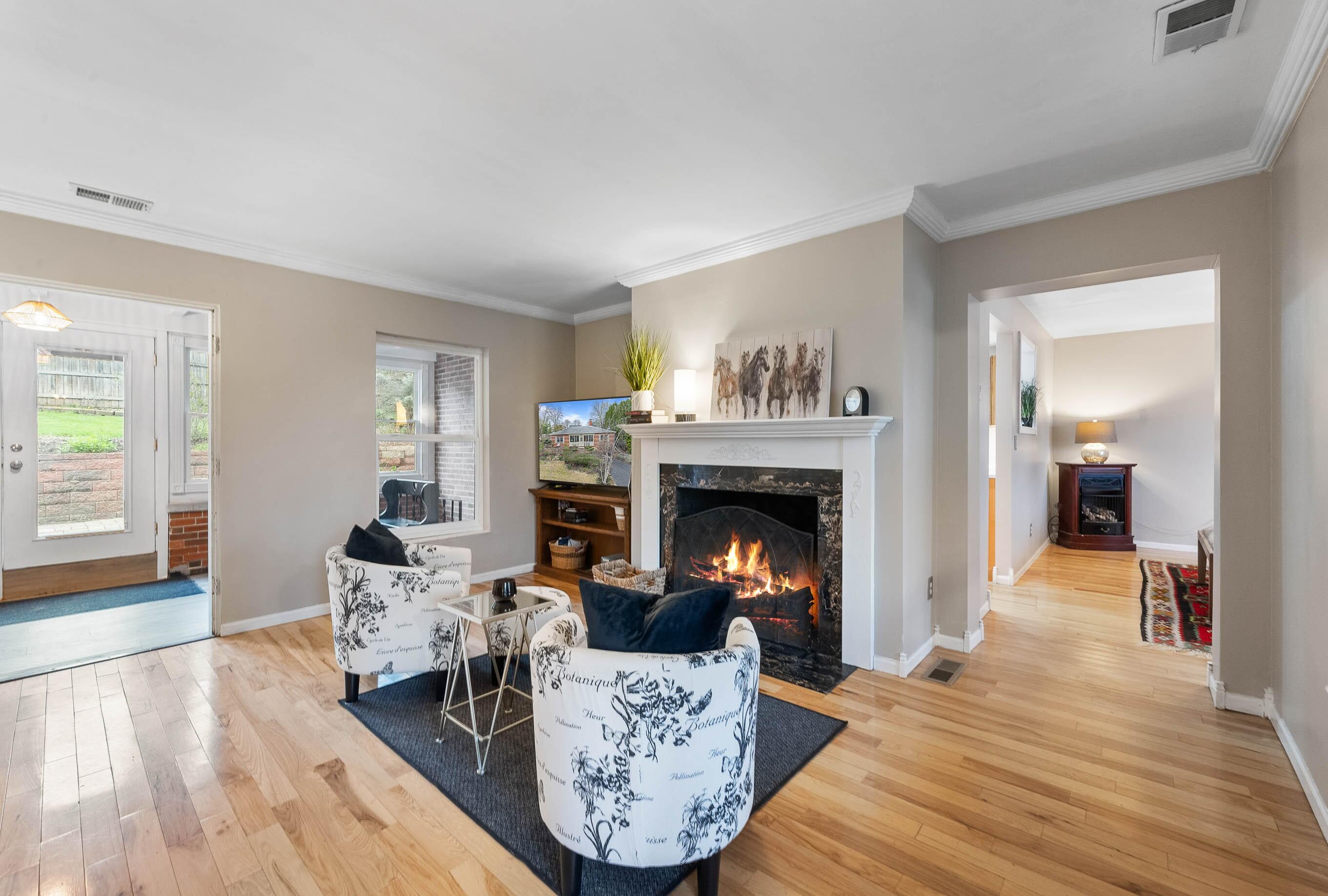 Wisconsin Lake Home for sale (MLS#: 1916575) at 1553  Orchard Ln, in Lake Geneva, Wisconsin. (12 of 51)