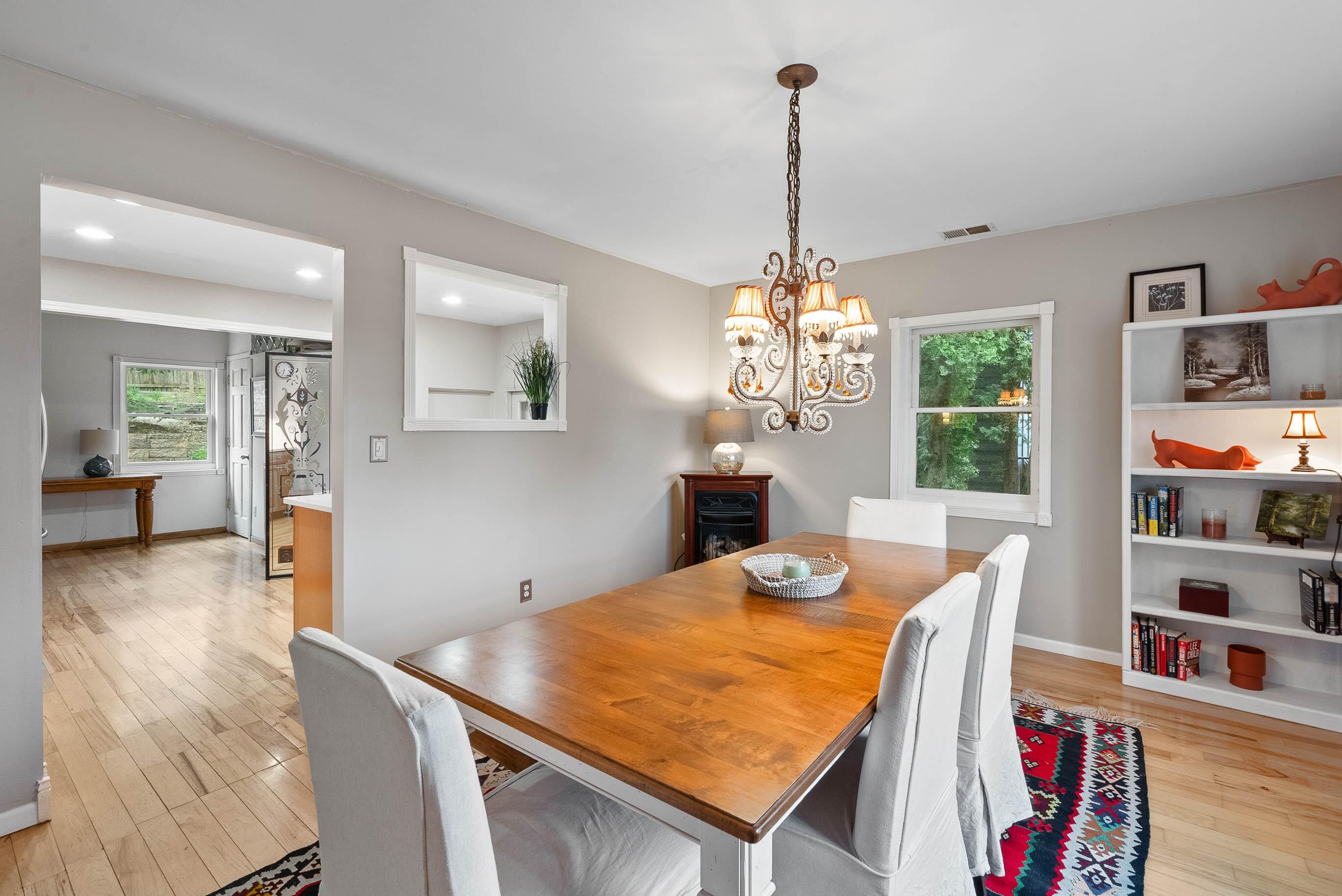 Wisconsin Lake Home for sale (MLS#: 1916575) at 1553  Orchard Ln, in Lake Geneva, Wisconsin. (14 of 51)