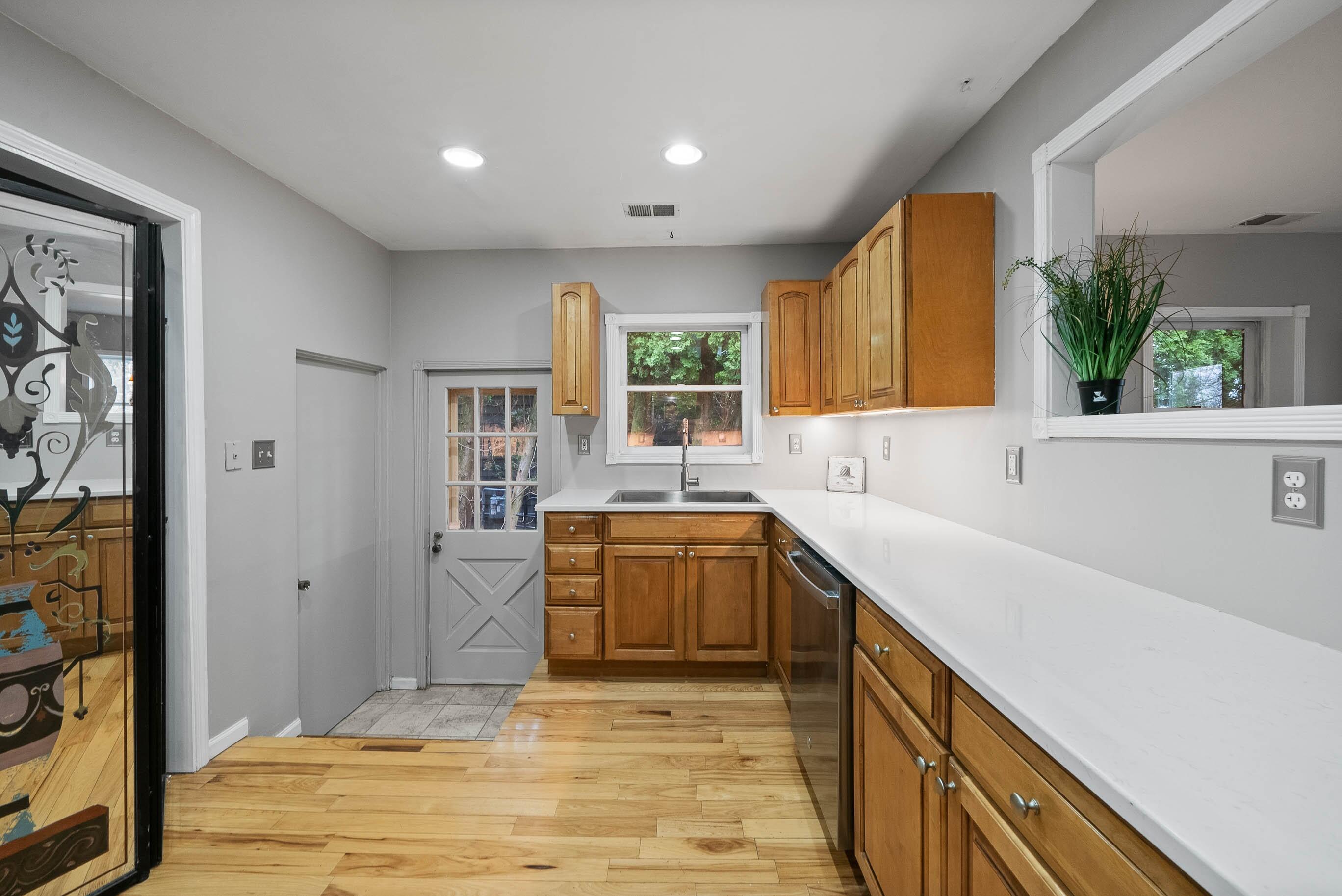 Wisconsin Lake Home for sale (MLS#: 1916575) at 1553  Orchard Ln, in Lake Geneva, Wisconsin. (16 of 51)