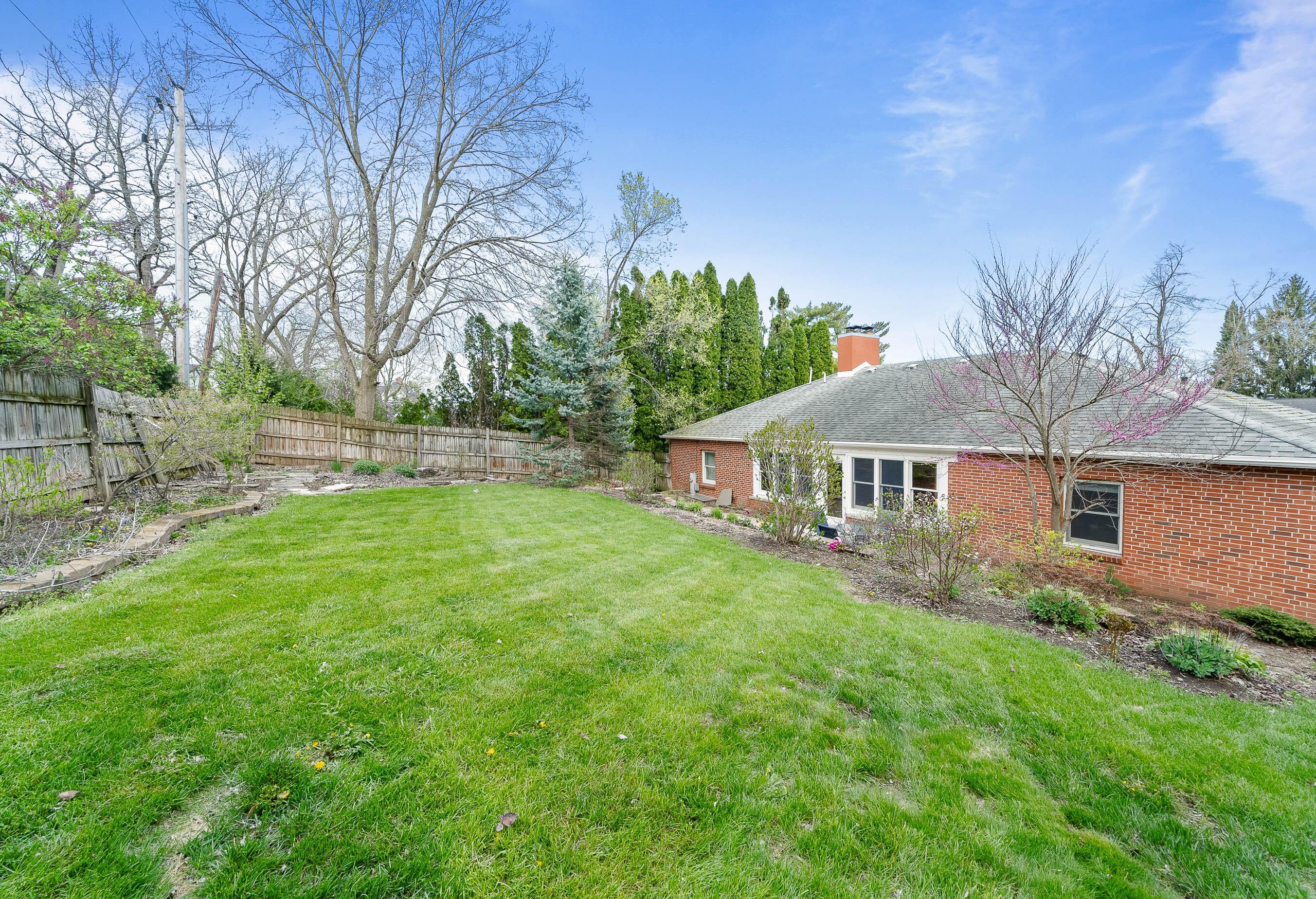Wisconsin Lake Home for sale (MLS#: 1916575) at 1553  Orchard Ln, in Lake Geneva, Wisconsin. (38 of 51)