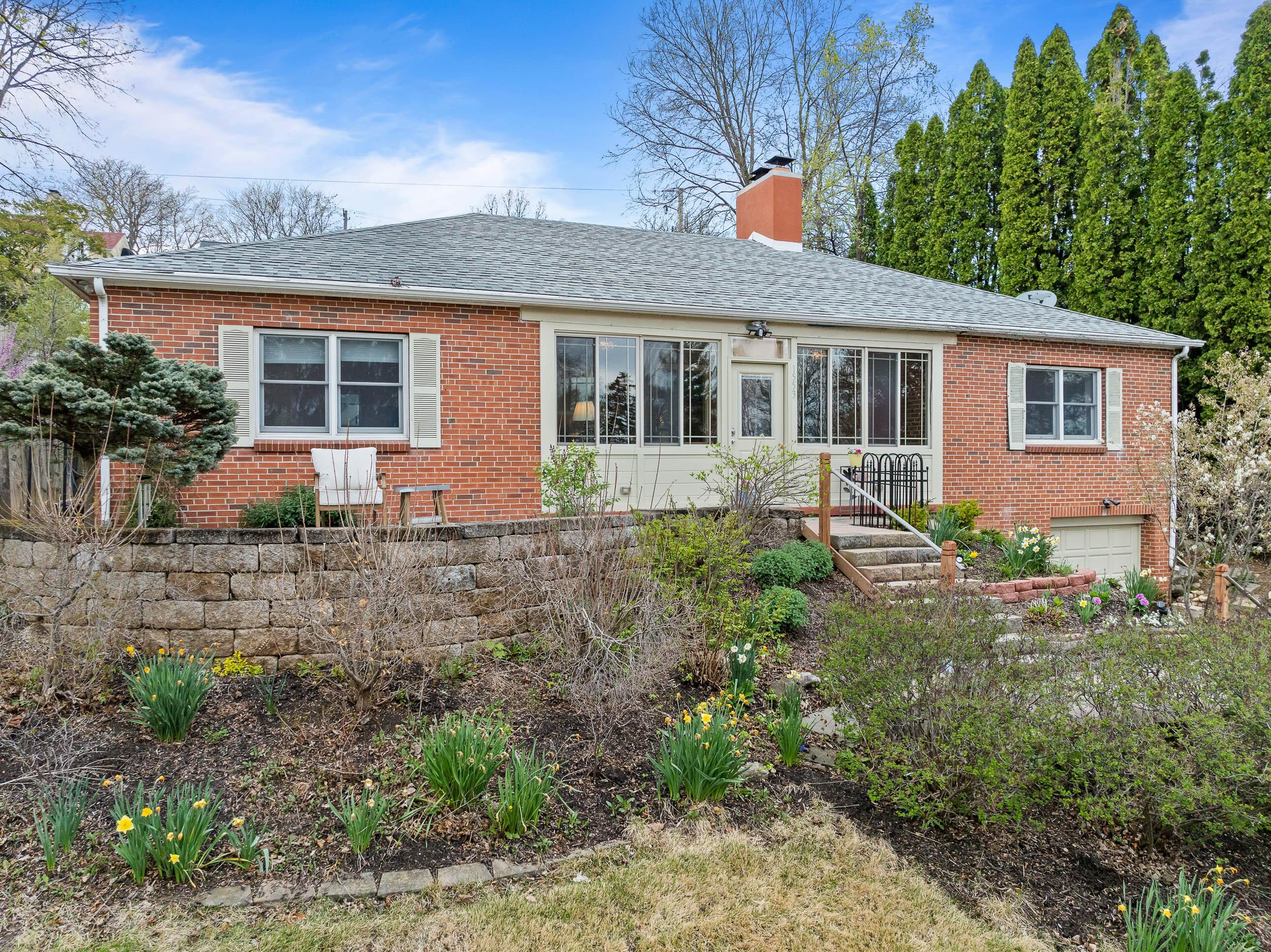 Wisconsin Lake Home for sale (MLS#: 1916575) at 1553  Orchard Ln, in Lake Geneva, Wisconsin. (40 of 51)
