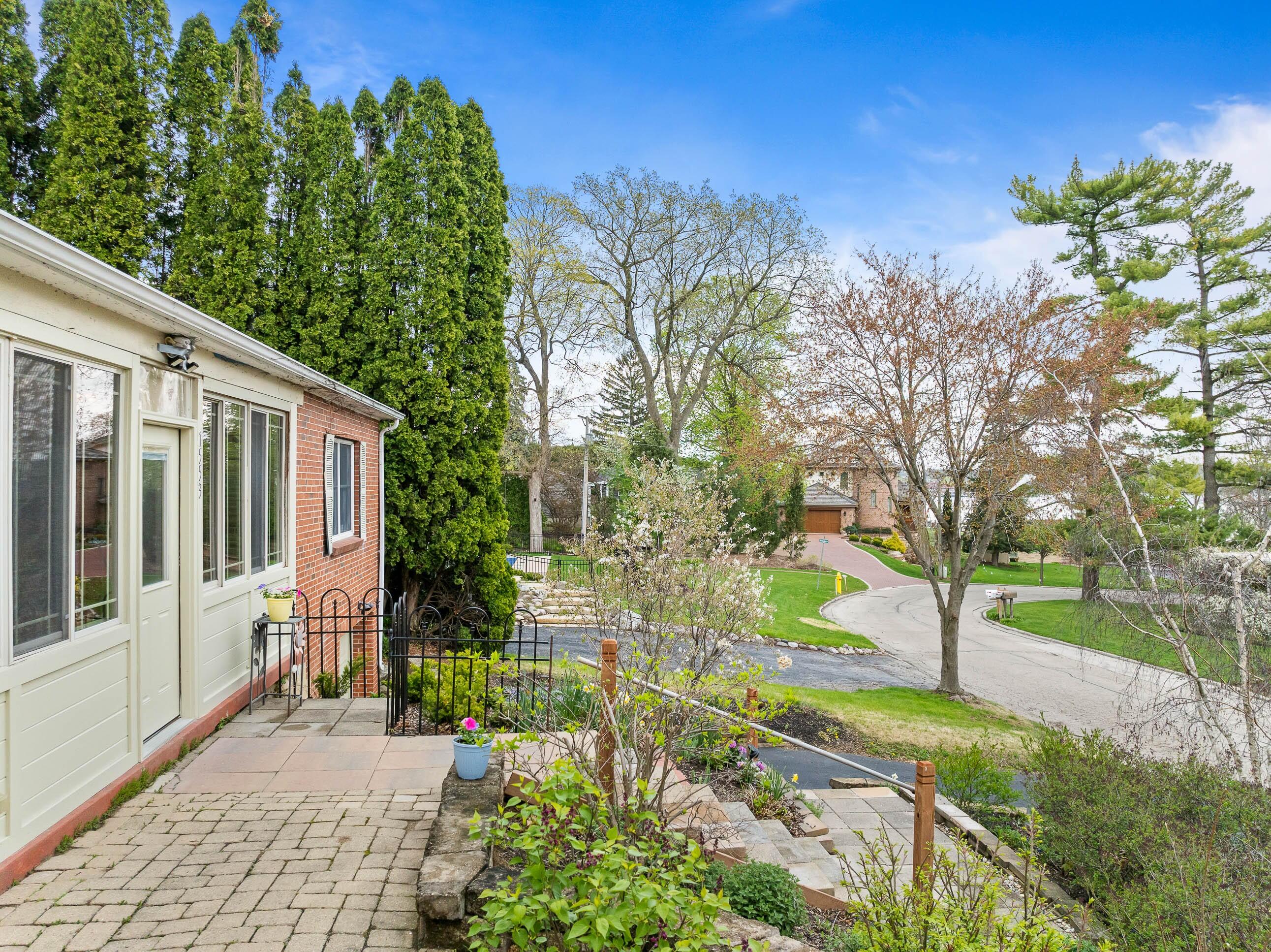 Wisconsin Lake Home for sale (MLS#: 1916575) at 1553  Orchard Ln, in Lake Geneva, Wisconsin. (5 of 51)