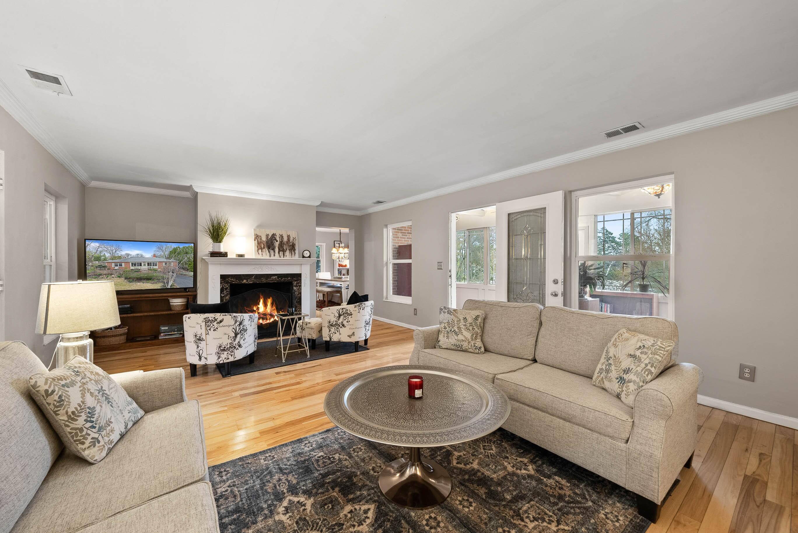 Wisconsin Lake Home for sale (MLS#: 1916575) at 1553  Orchard Ln, in Lake Geneva, Wisconsin. (10 of 51)