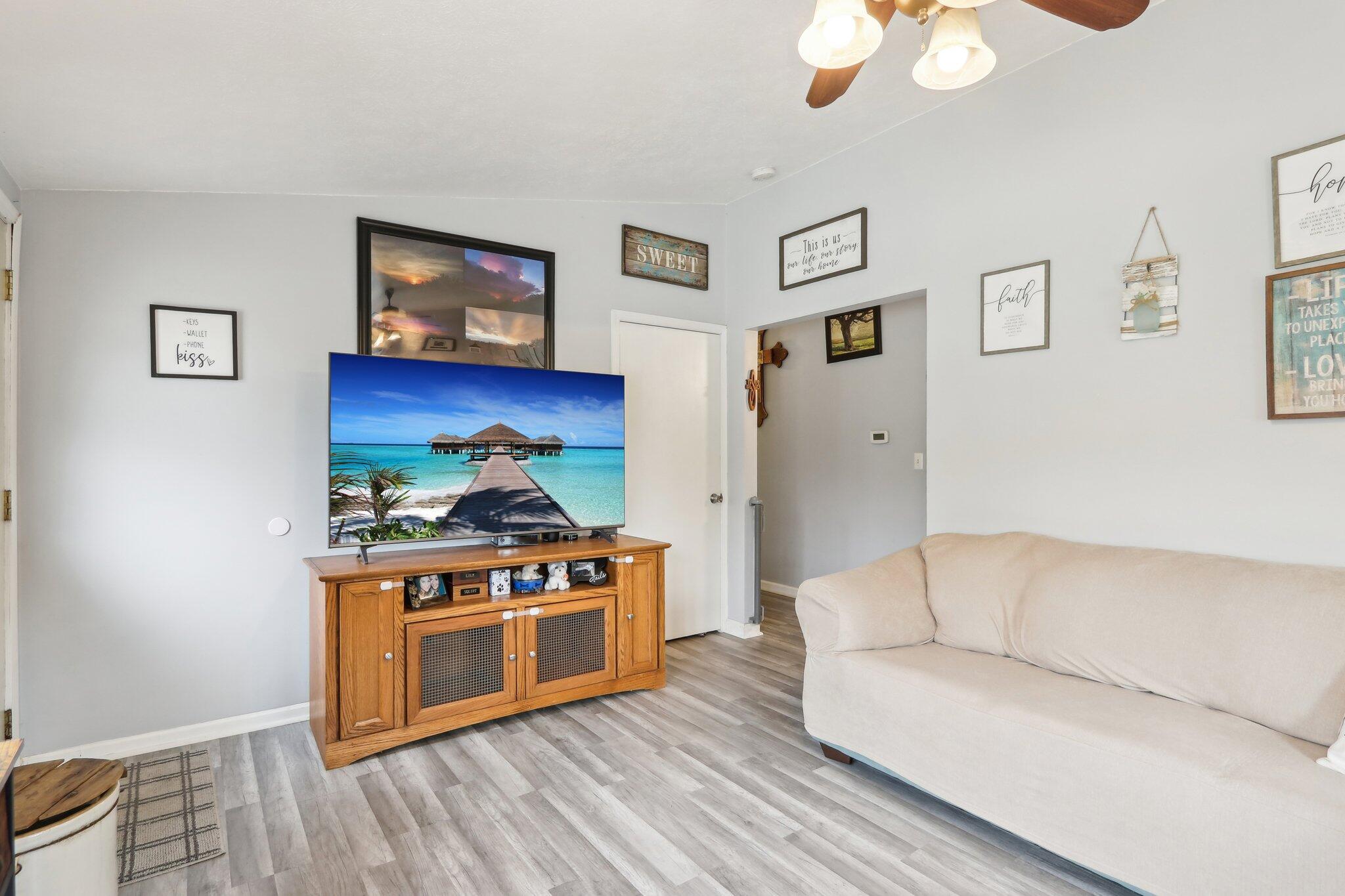 Wisconsin Lake Home for sale (MLS#: 1916697) at 30225  Sumac Dr, in Burlington, Wisconsin. (7 of 65)