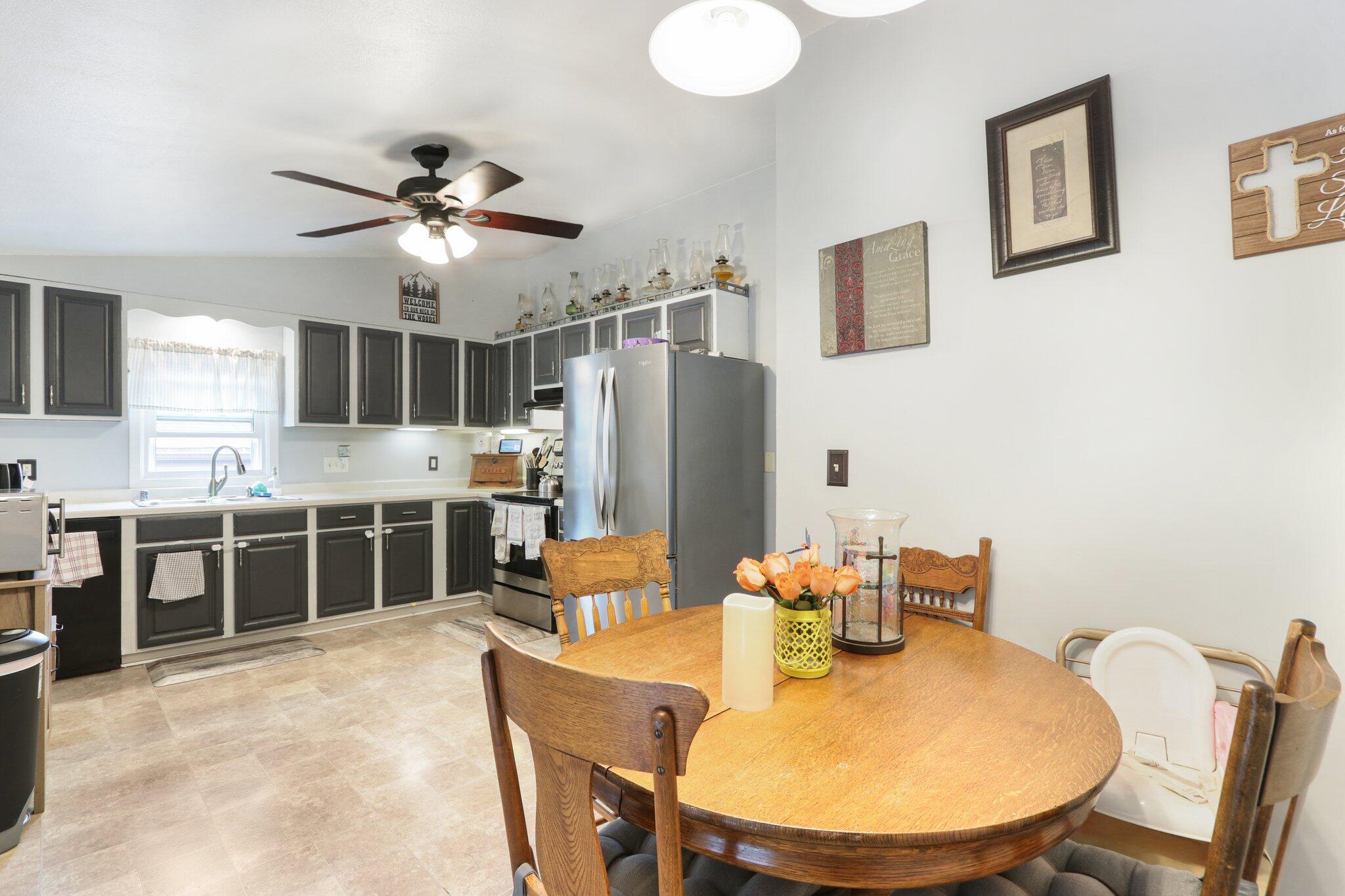 Wisconsin Lake Home for sale (MLS#: 1916697) at 30225  Sumac Dr, in Burlington, Wisconsin. (9 of 65)
