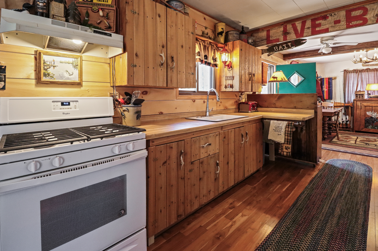 Wisconsin Lake Home for sale (MLS#: 1916765) at 5976 N Scott Rd, in Mercer, Wisconsin. (16 of 39)