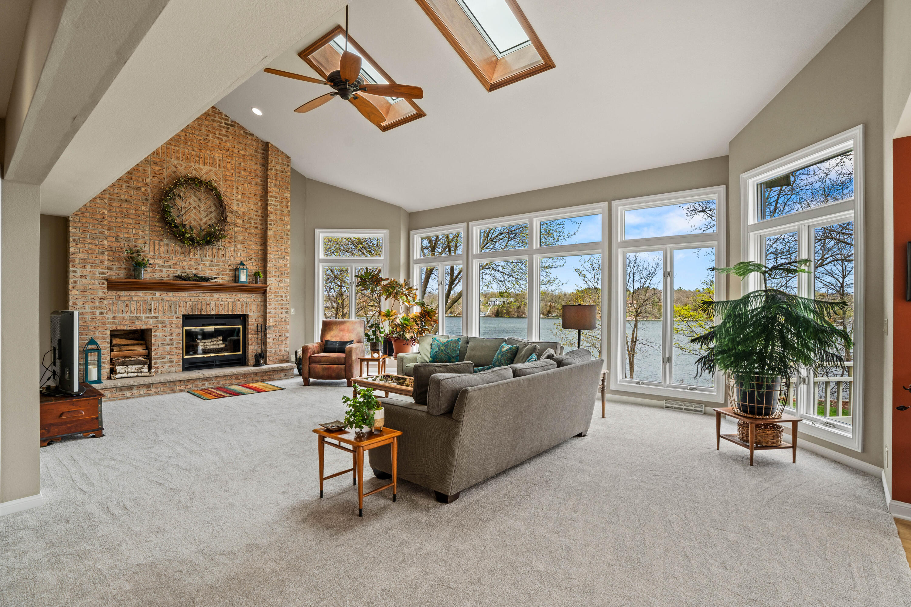 Wisconsin Lake Home for sale (MLS#: 1916939) at W290N8220  Florencetta Hts, in Merton, Wisconsin. (16 of 70)