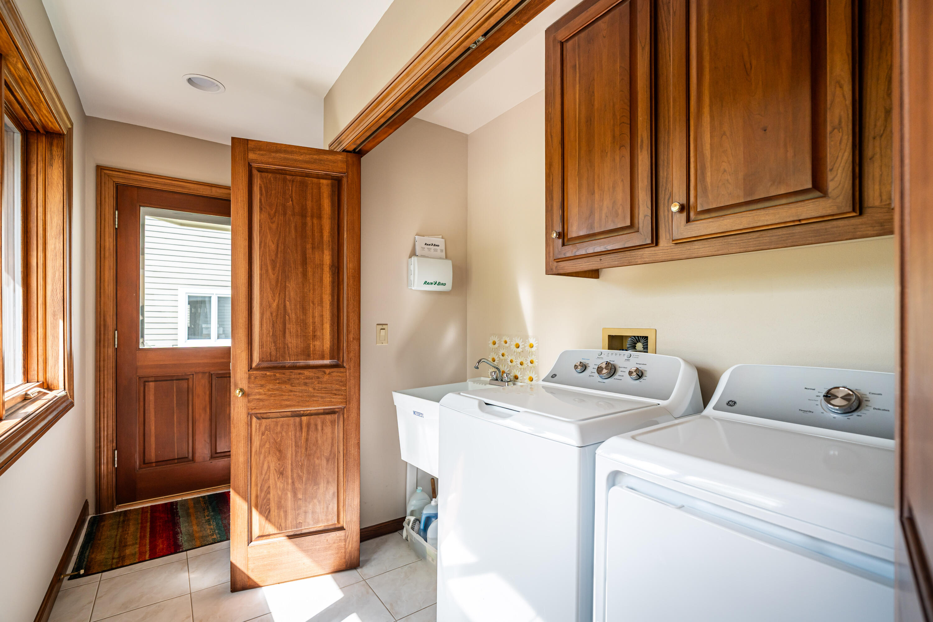 Wisconsin Lake Home for sale (MLS#: 1916939) at W290N8220  Florencetta Hts, in Merton, Wisconsin. (32 of 70)