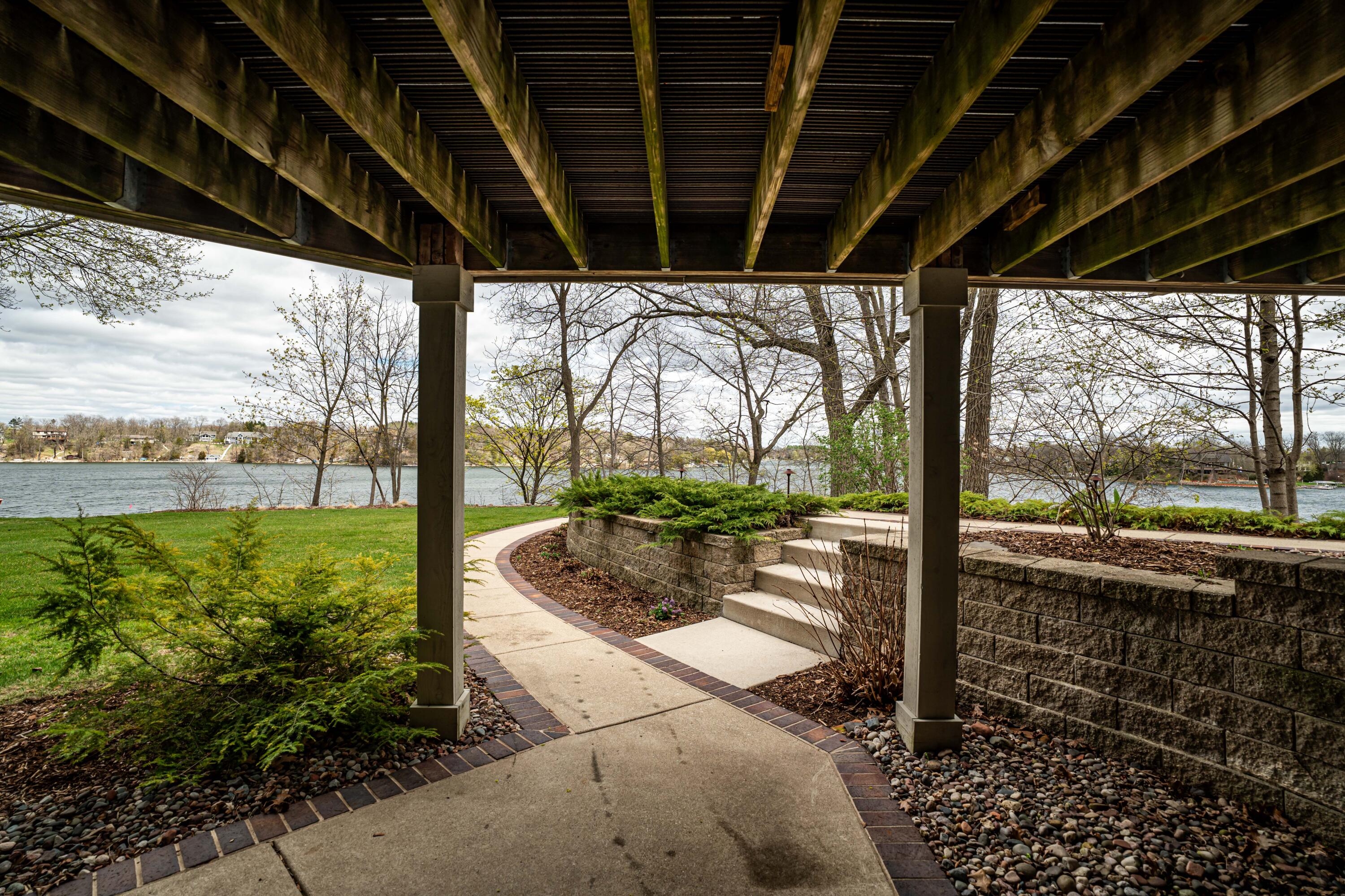 Wisconsin Lake Home for sale (MLS#: 1916939) at W290N8220  Florencetta Hts, in Merton, Wisconsin. (53 of 70)
